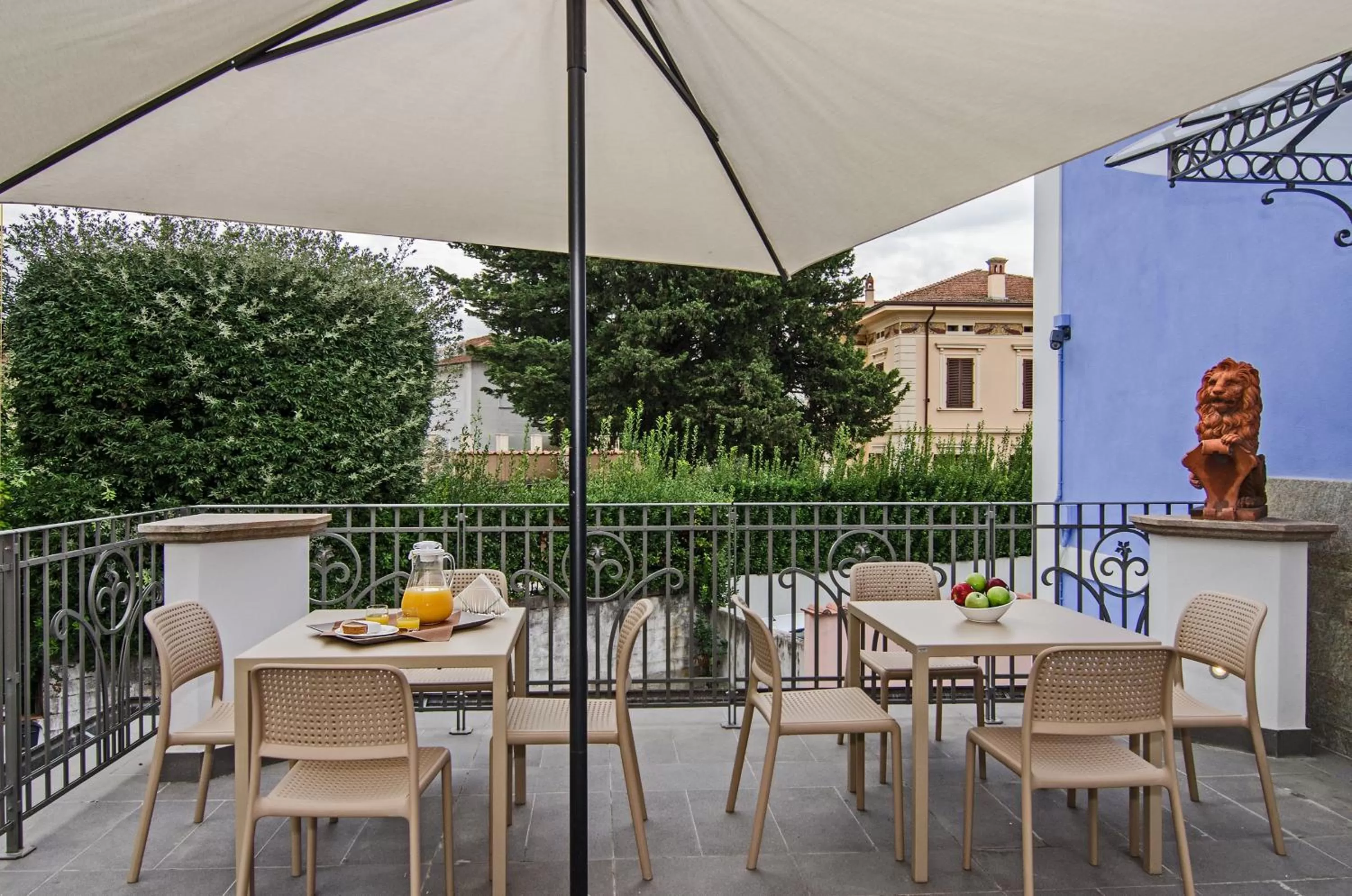 Balcony/Terrace in Lucca in Azzurro Maison de Charme
