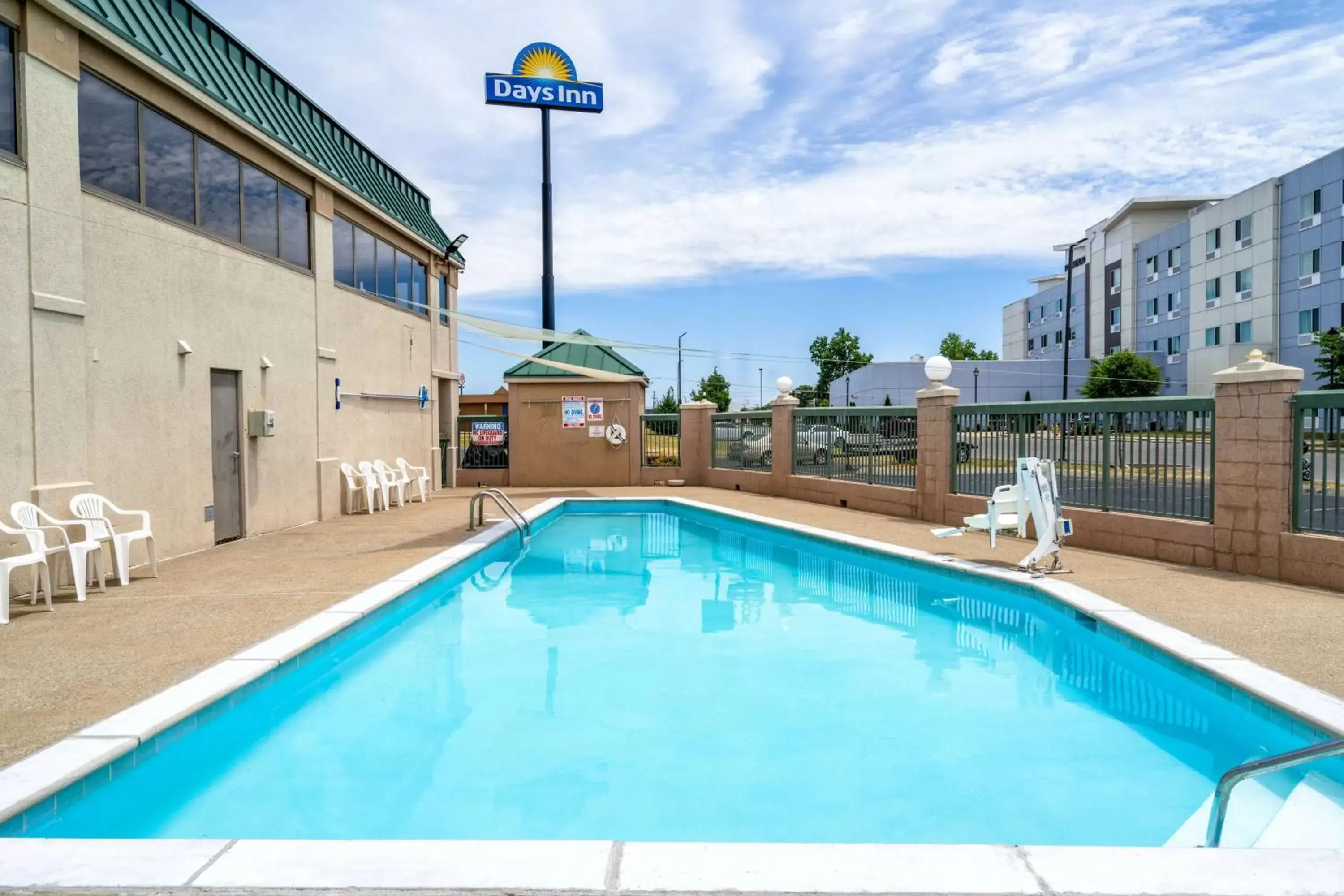 Pool view, Swimming Pool in Days Inn by Wyndham Clarksville North EXIT 4