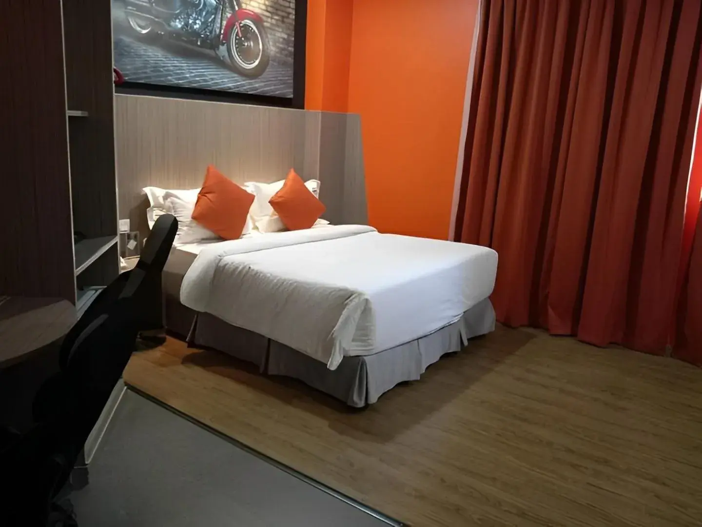 Bed in Swiss-Belexpress Nilai