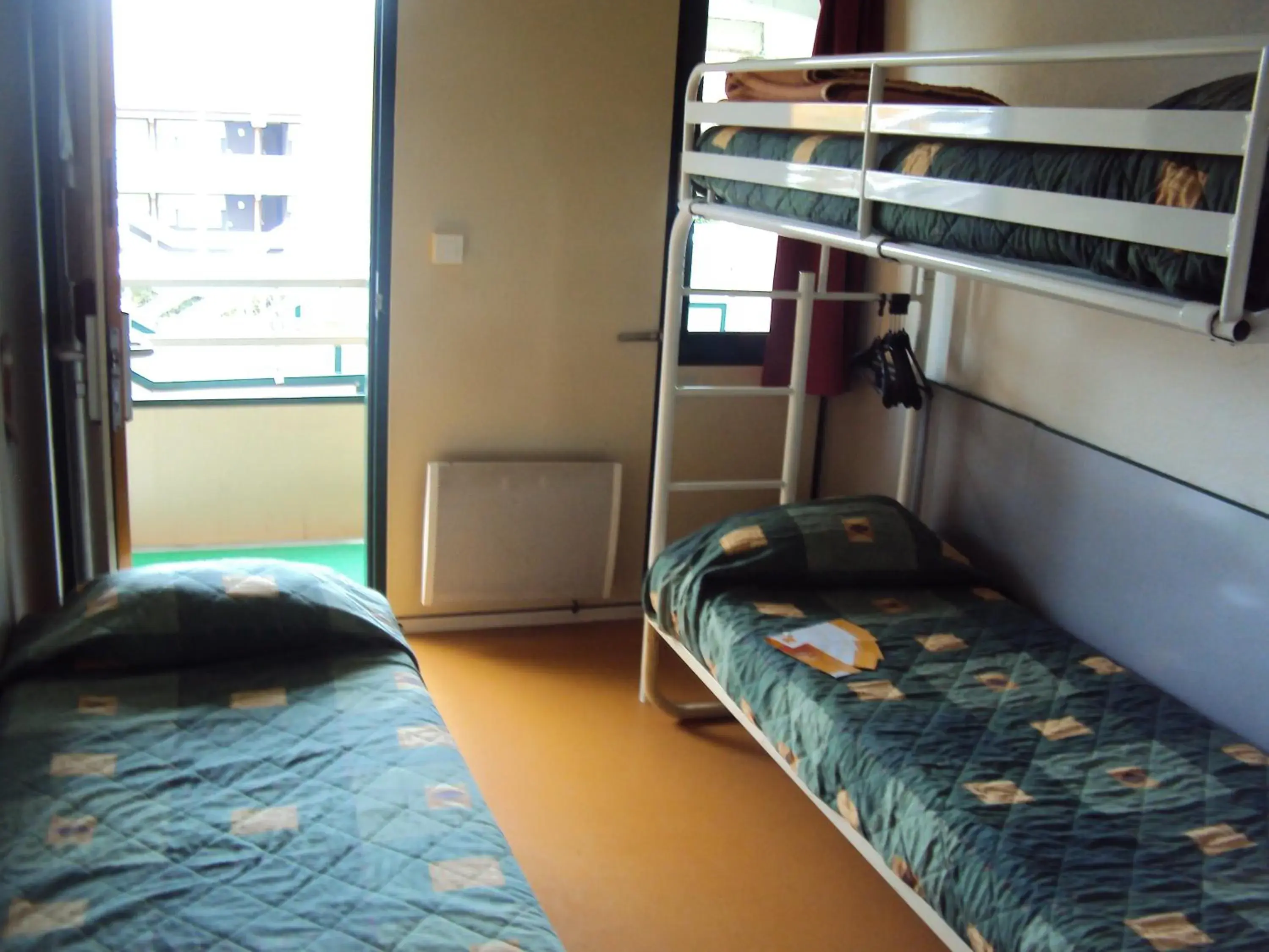 Photo of the whole room, Bunk Bed in Premiere Classe Epinal