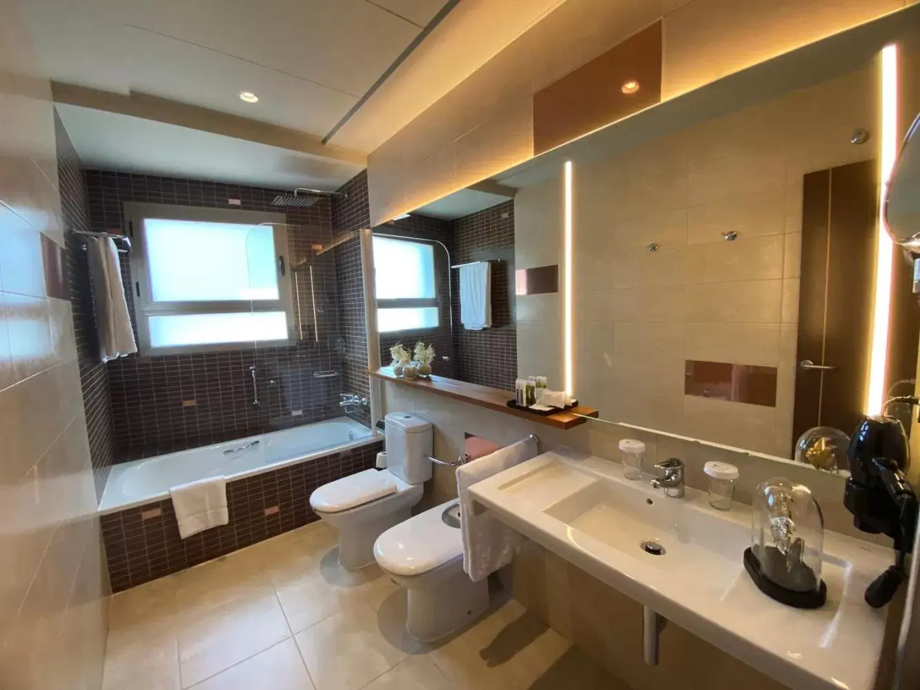 Shower, Bathroom in ON ALETA ROOM designed for adults