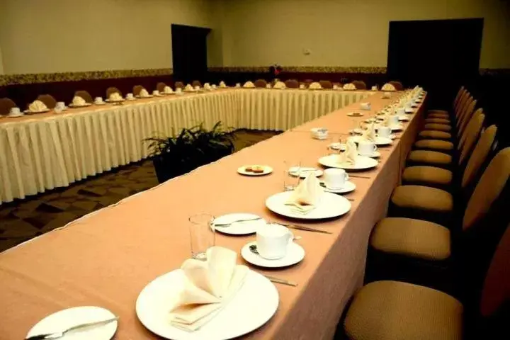 Meeting/conference room in Quinta Dorada Hotel & Suites