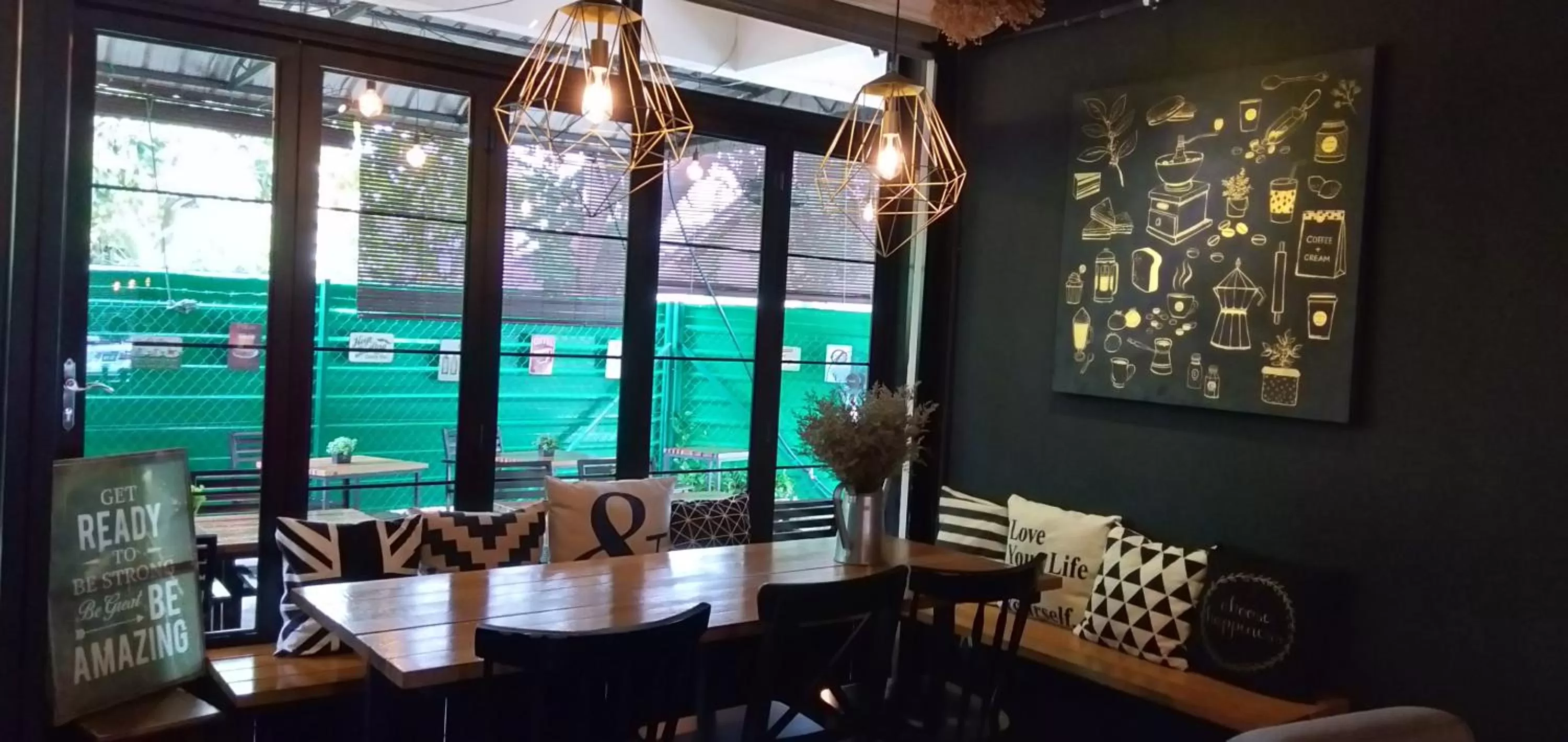 THE WOOD BOUTIQUE HOTEL