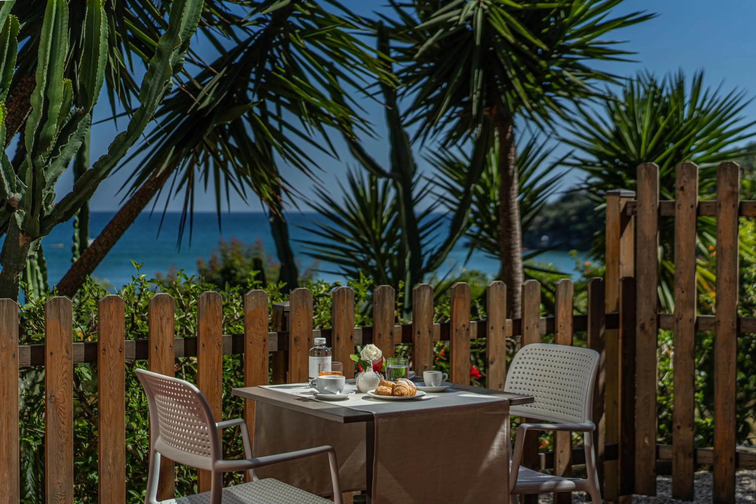 Balcony/Terrace in Summit Hotel