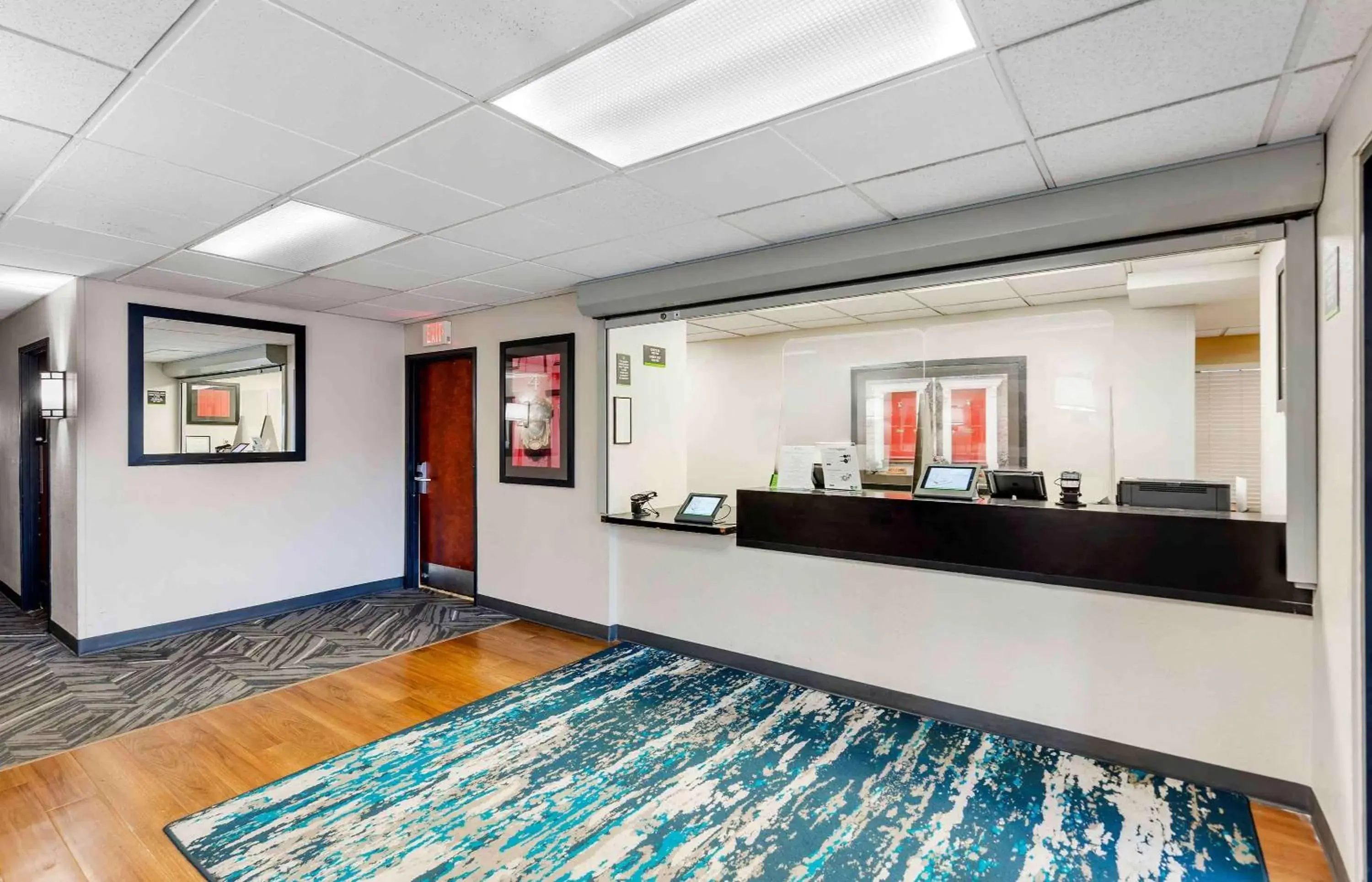 Lobby or reception in Extended Stay America Select Suites - Chicago - Naperville - West