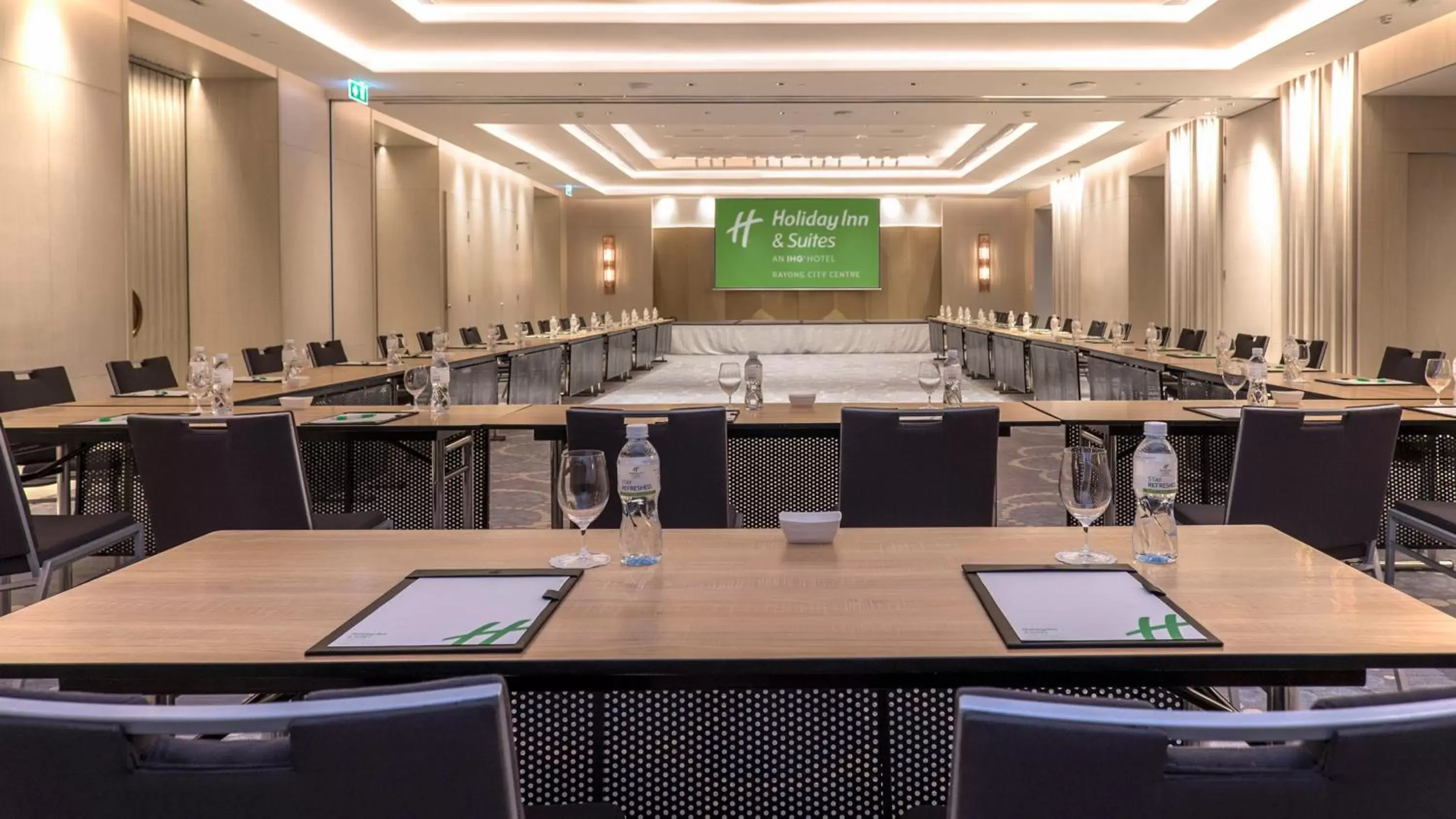 Meeting/conference room in Holiday Inn & Suites Rayong City Centre, an IHG Hotel