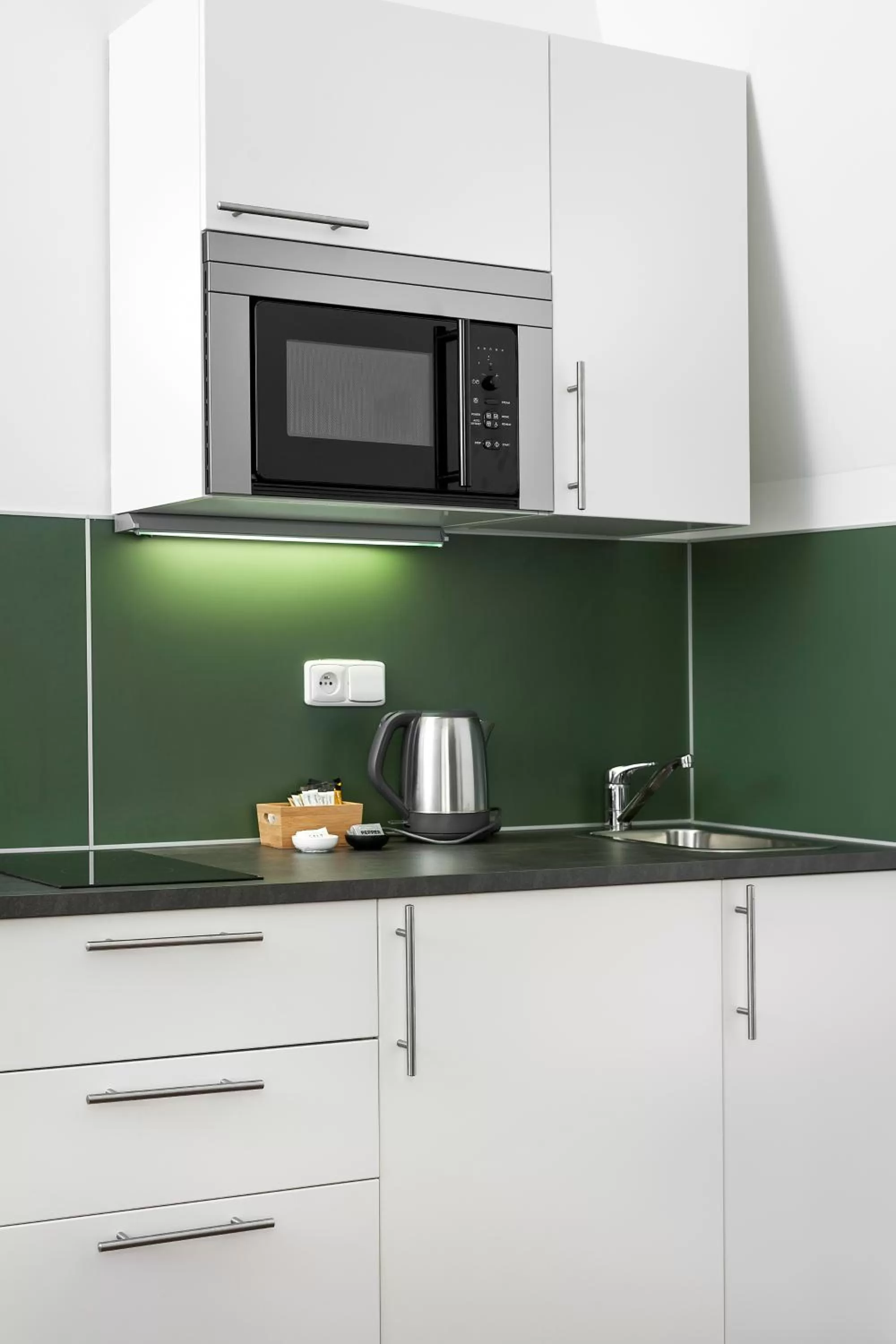 Coffee/tea facilities in Elizabeth Suites