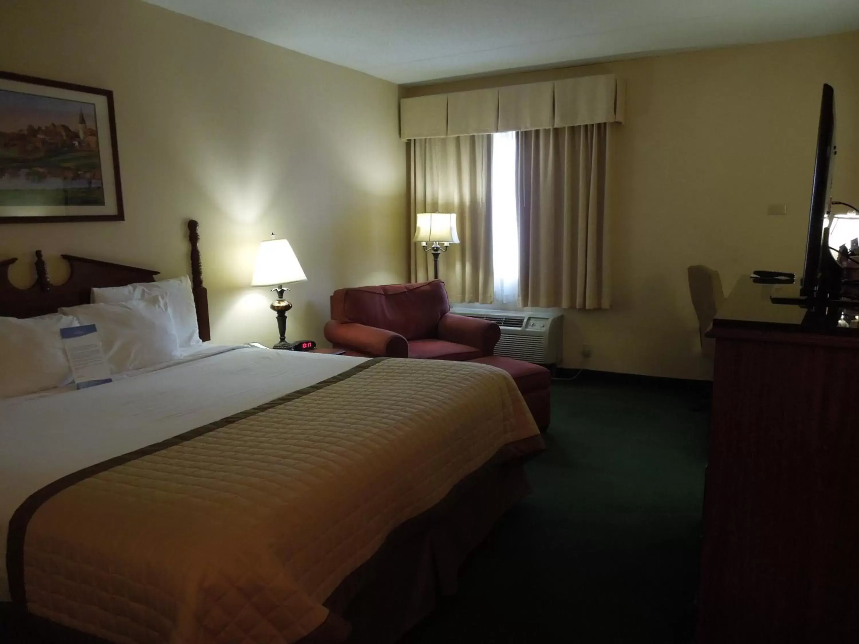 Bed in Baymont by Wyndham Louisville Airport South