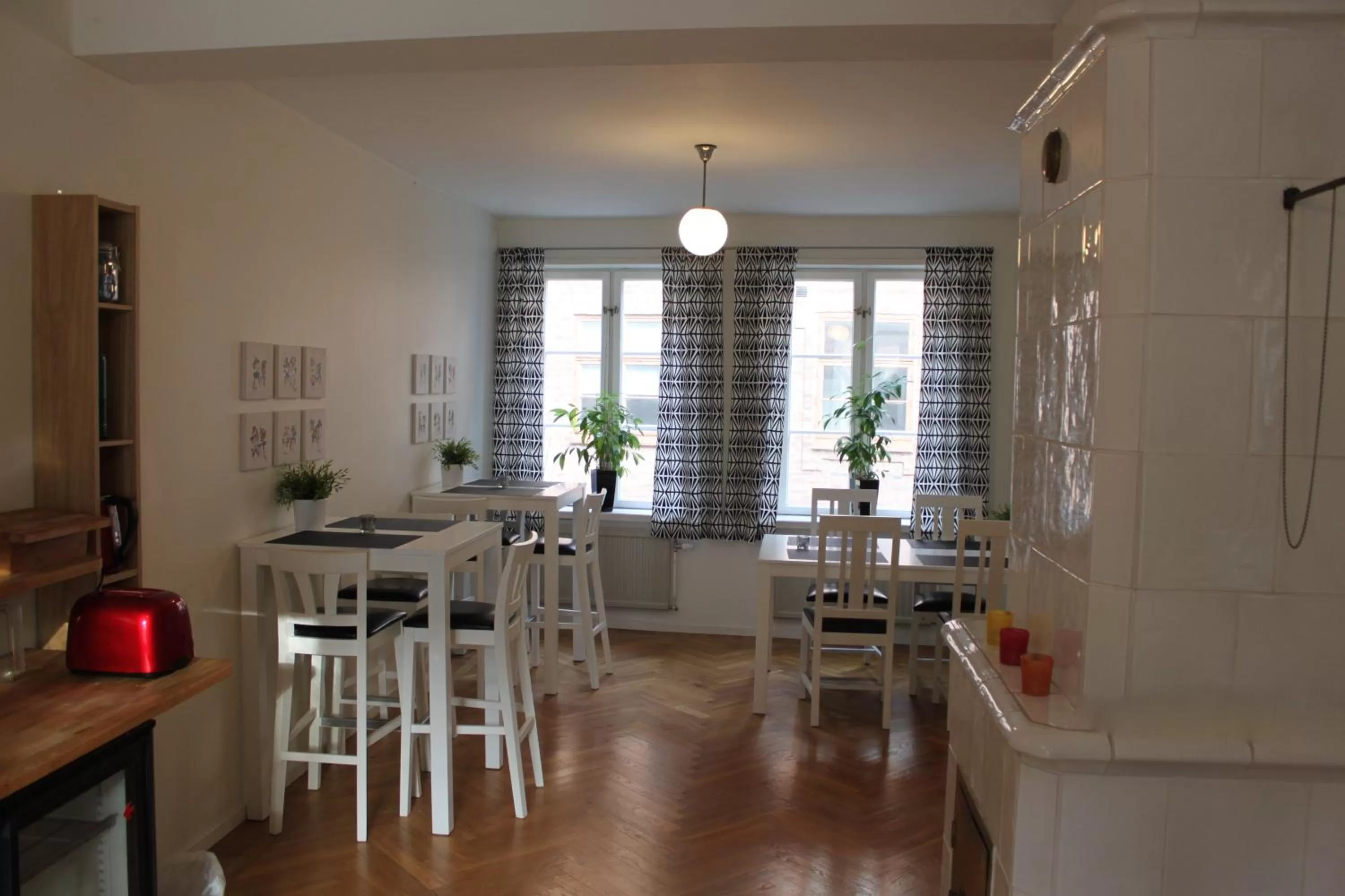 Restaurant/places to eat in Magles Smiley Inn