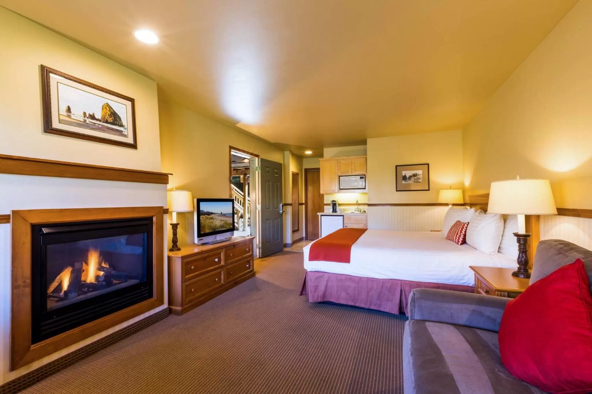 Bedroom, Bed in Inn at Cannon Beach