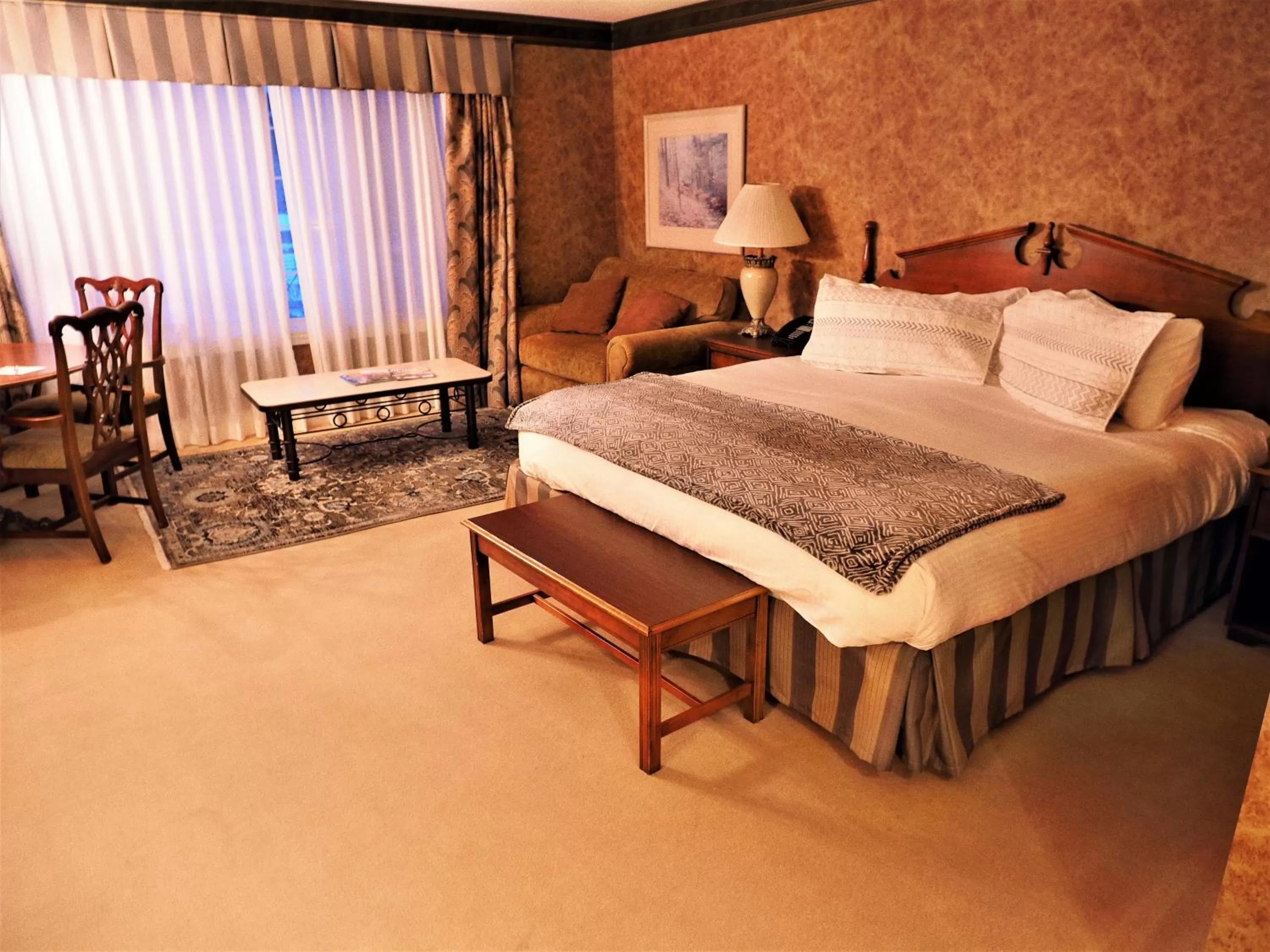 Bed in Phoenix Inn Resort