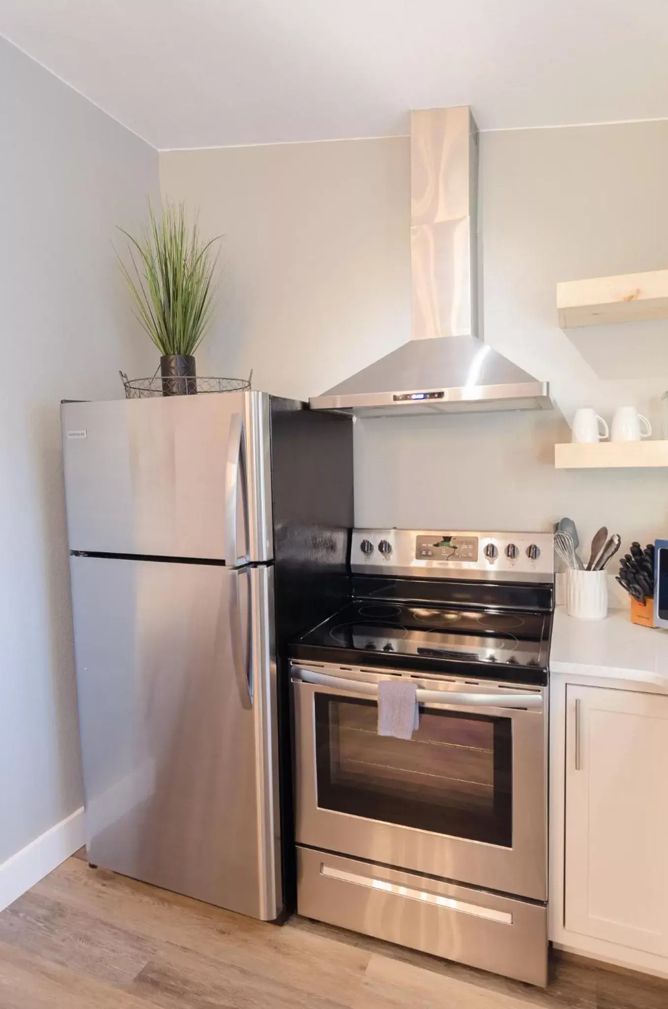 Kitchen or kitchenette, Kitchen/Kitchenette in Colony Suites