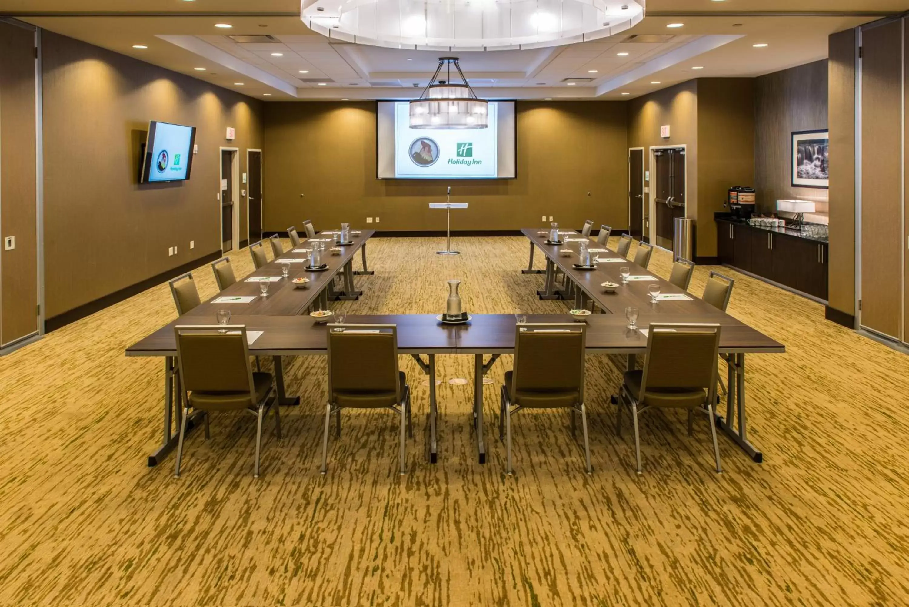 Meeting/conference room in Holiday Inn Paducah Riverfront, an IHG Hotel