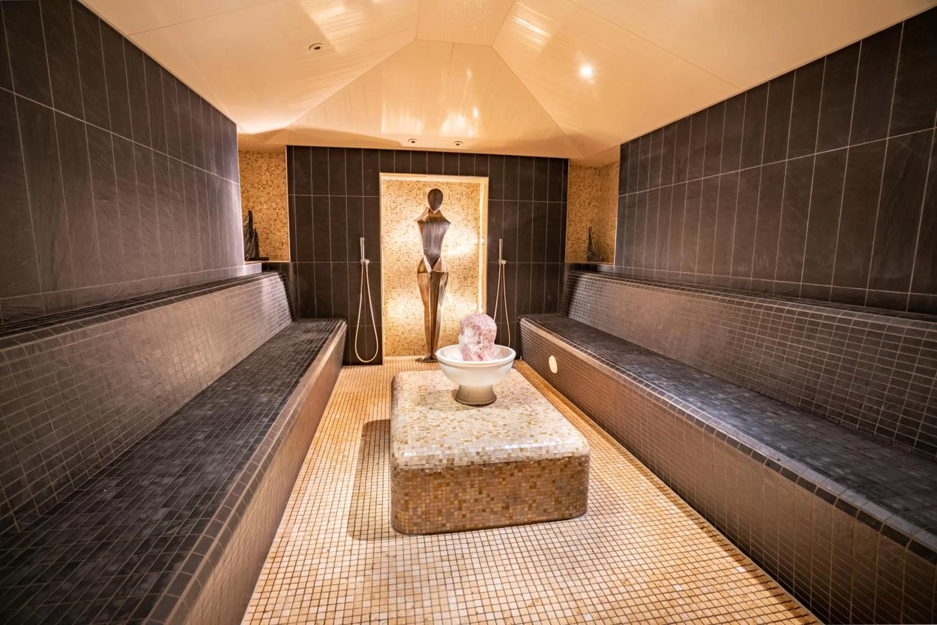 Steam room, Bed in Grandhotel Lienz Business-Wellness & Gourmet