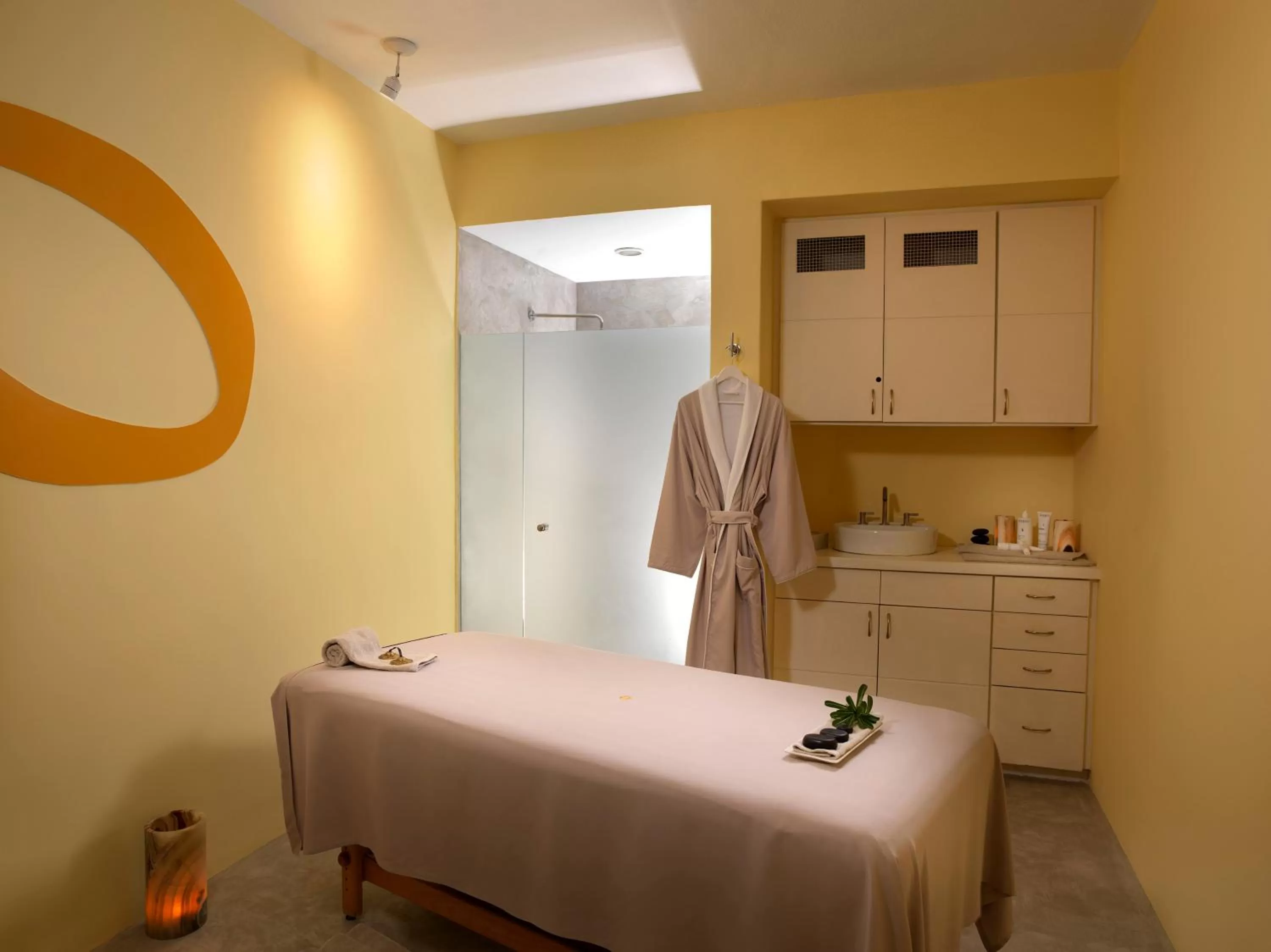 Massage in ME Cabo by Meliá