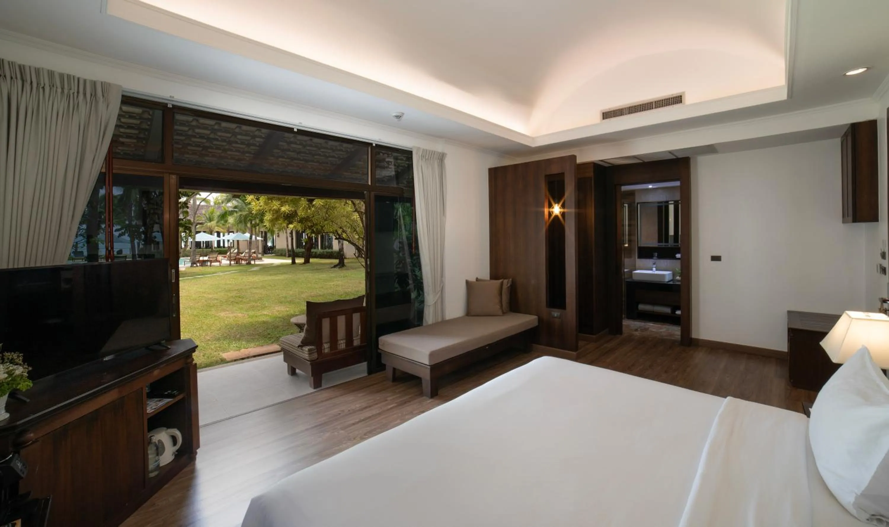 Bedroom, Bed in Celes Samui