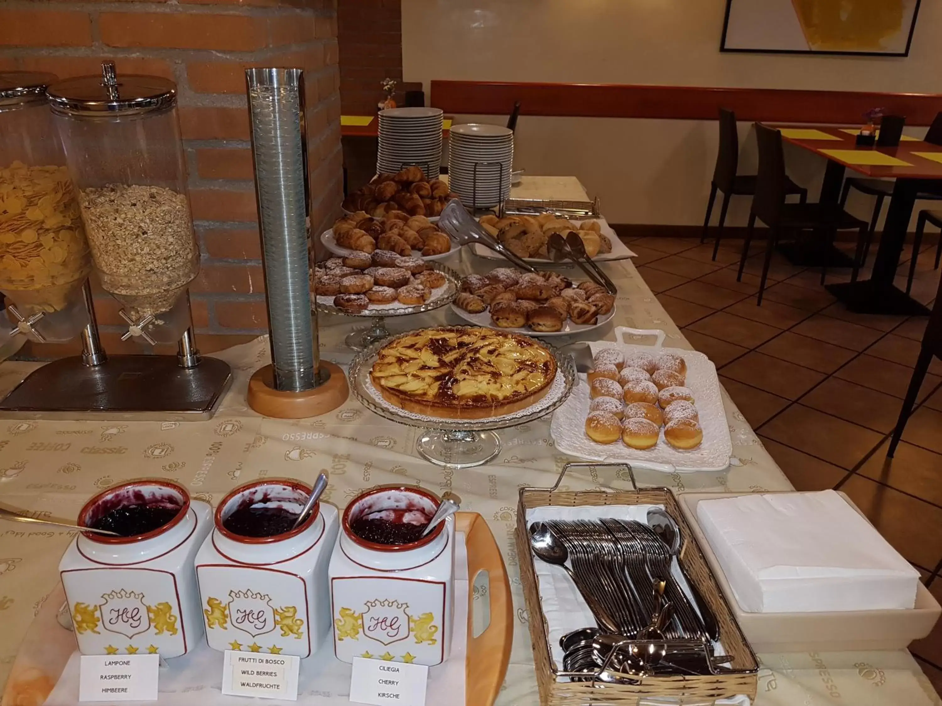 Continental breakfast in Hotel Gattopardo