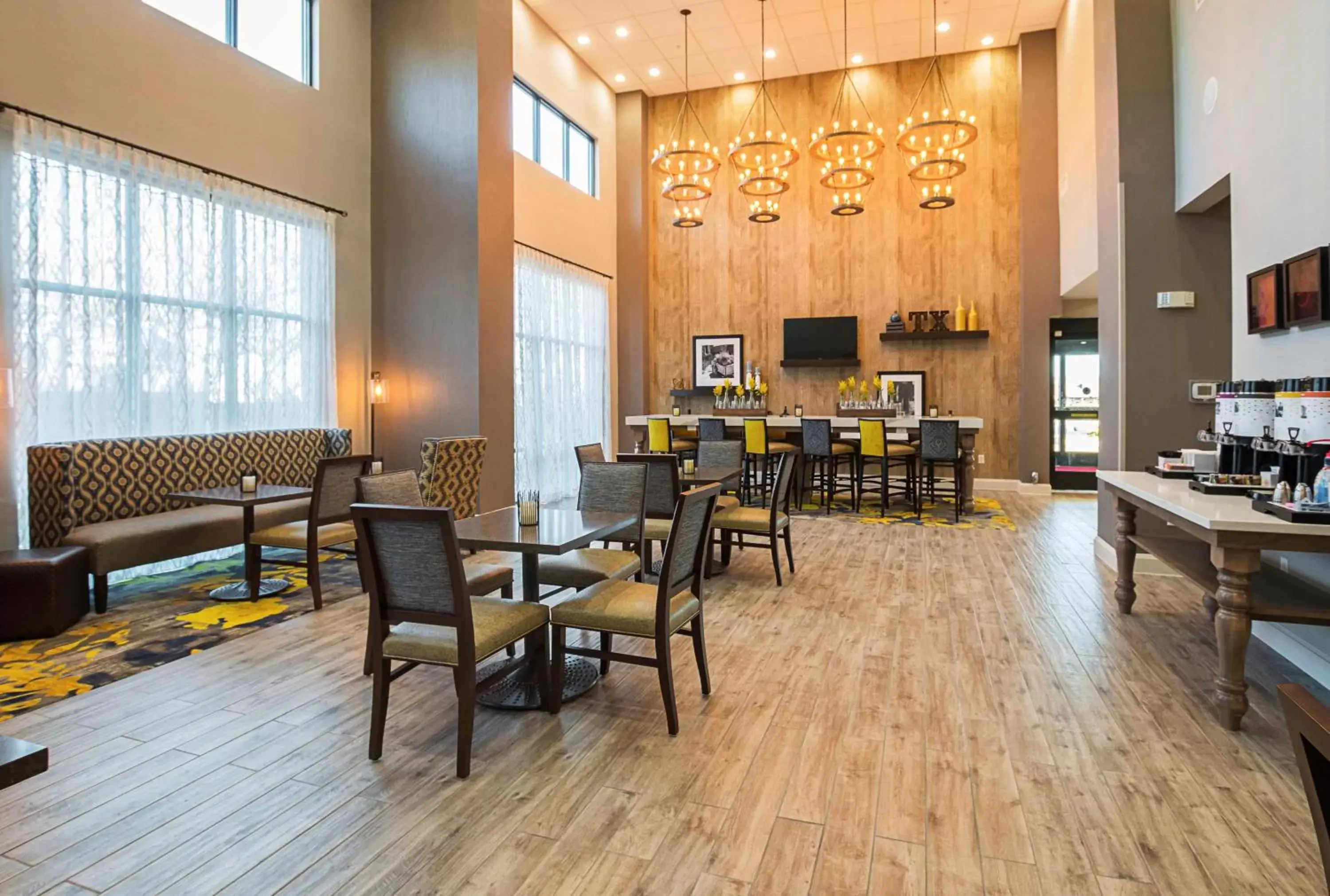 Lobby or reception, Restaurant/Places to Eat in Hampton Inn & Suites Colleyville DFW Airport West