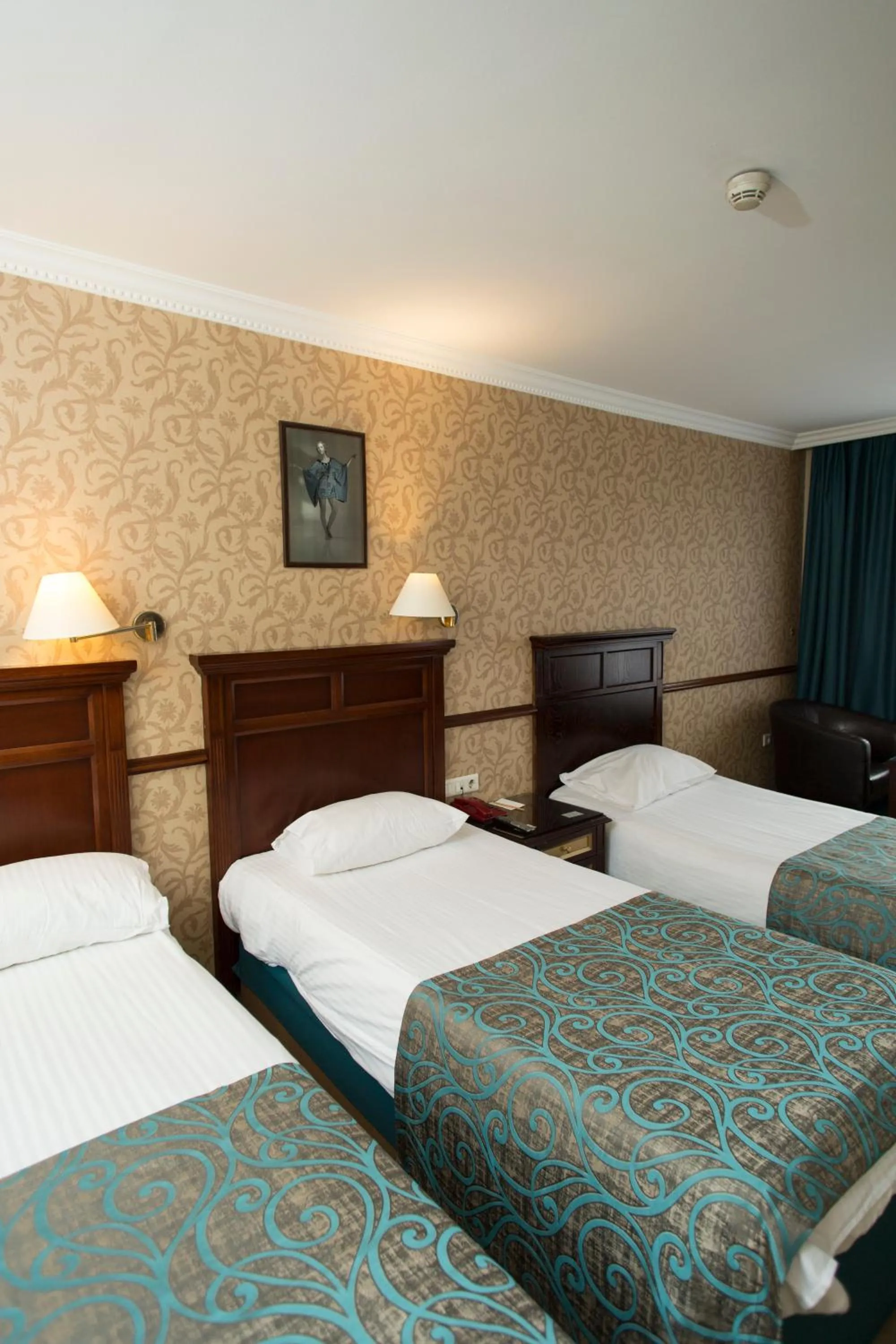 Bed in Topkapi Inter Istanbul Hotel