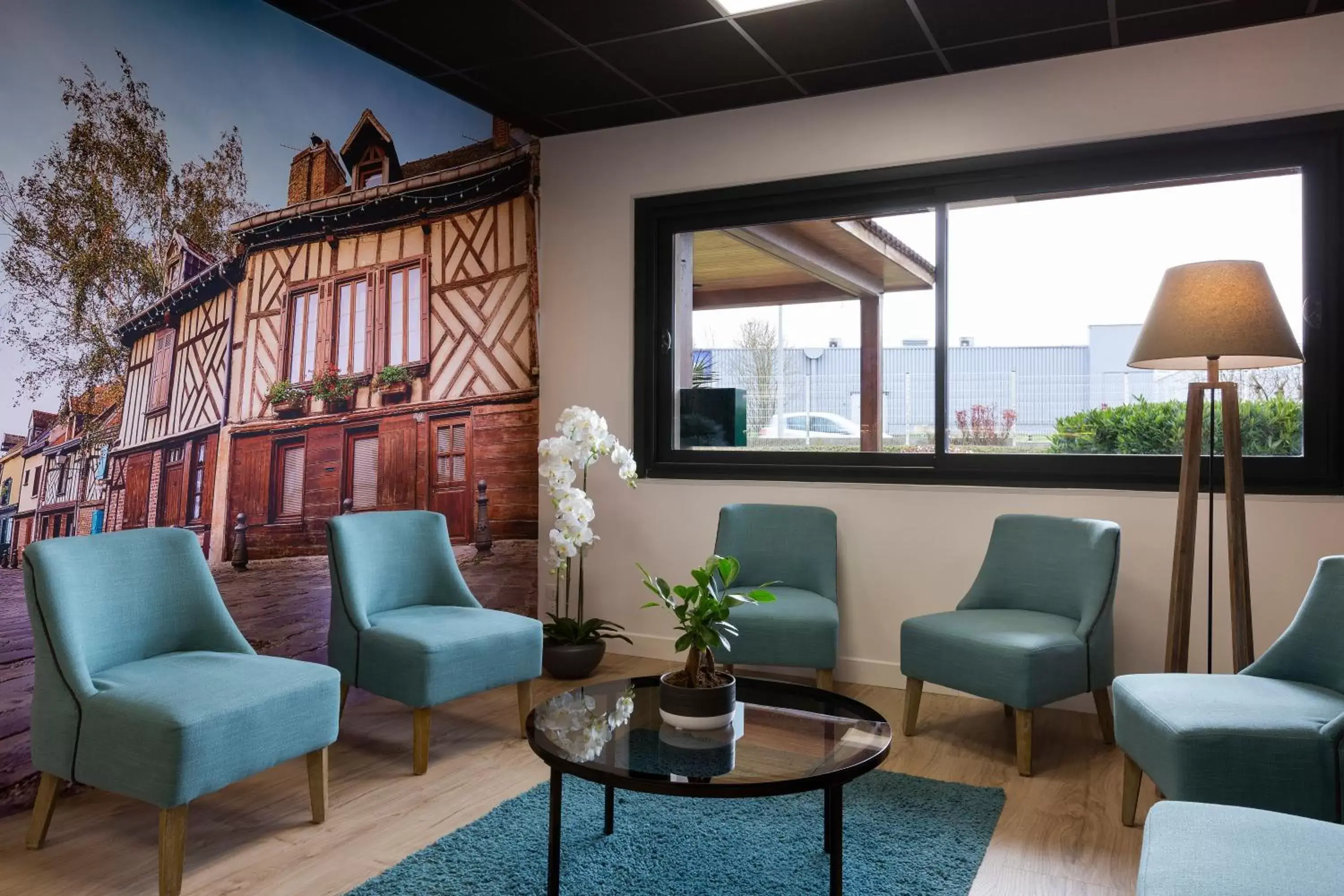 Lounge or bar, Seating Area in The Originals City, Tabl'Hôtel, Amiens