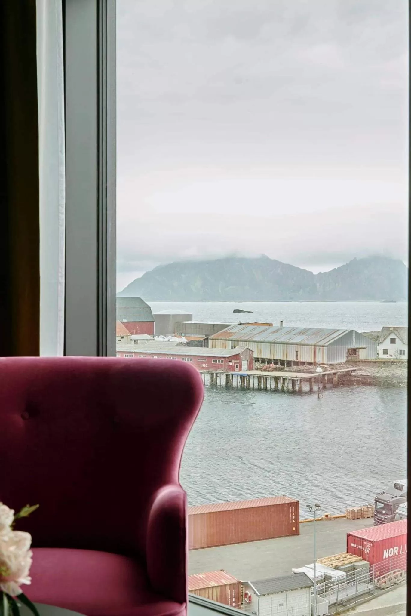 Mountain view in Thon Hotel Svolvær