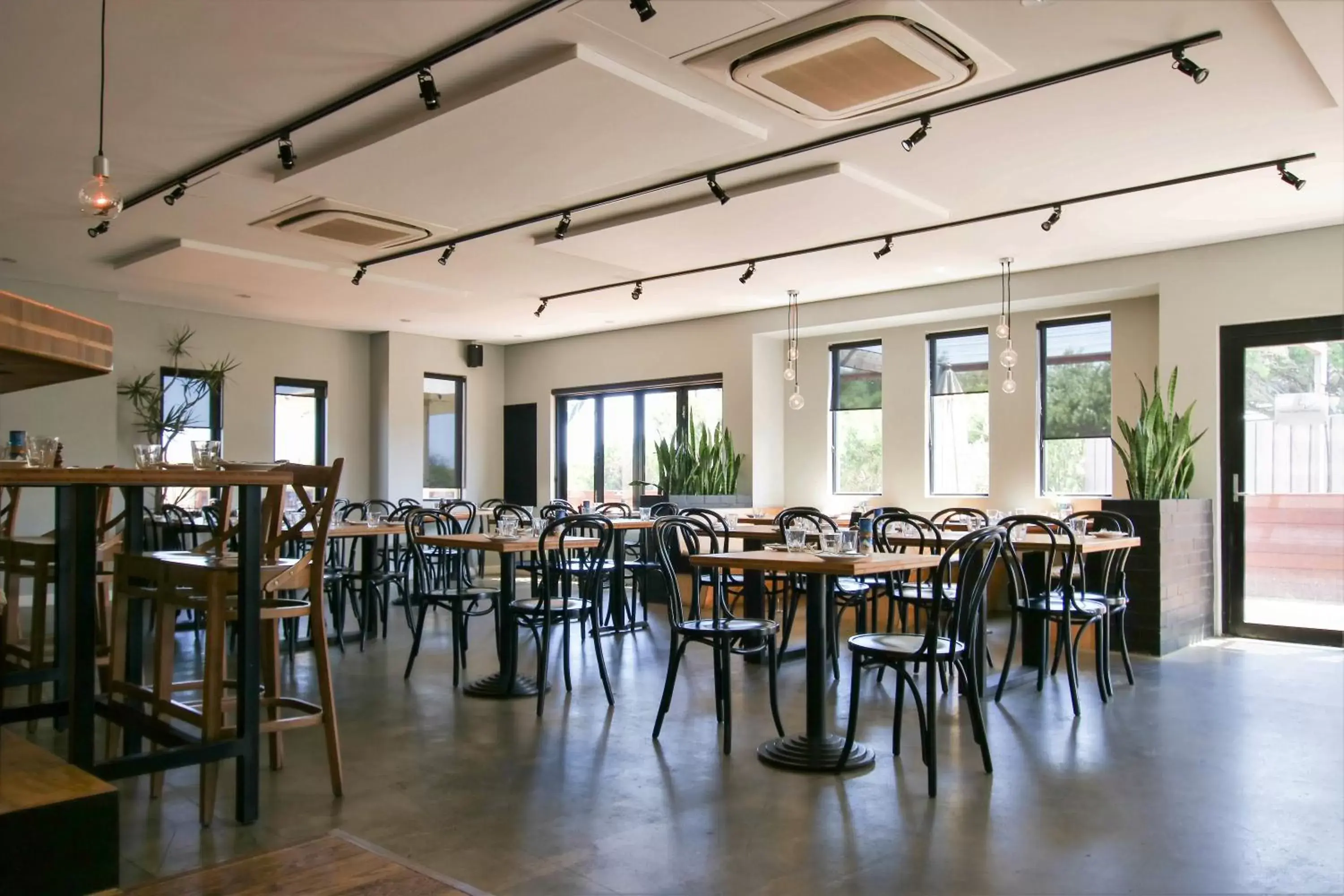 Restaurant/places to eat in Margarets Beach Resort Restaurant/places to eat in Margarets Beach Resort