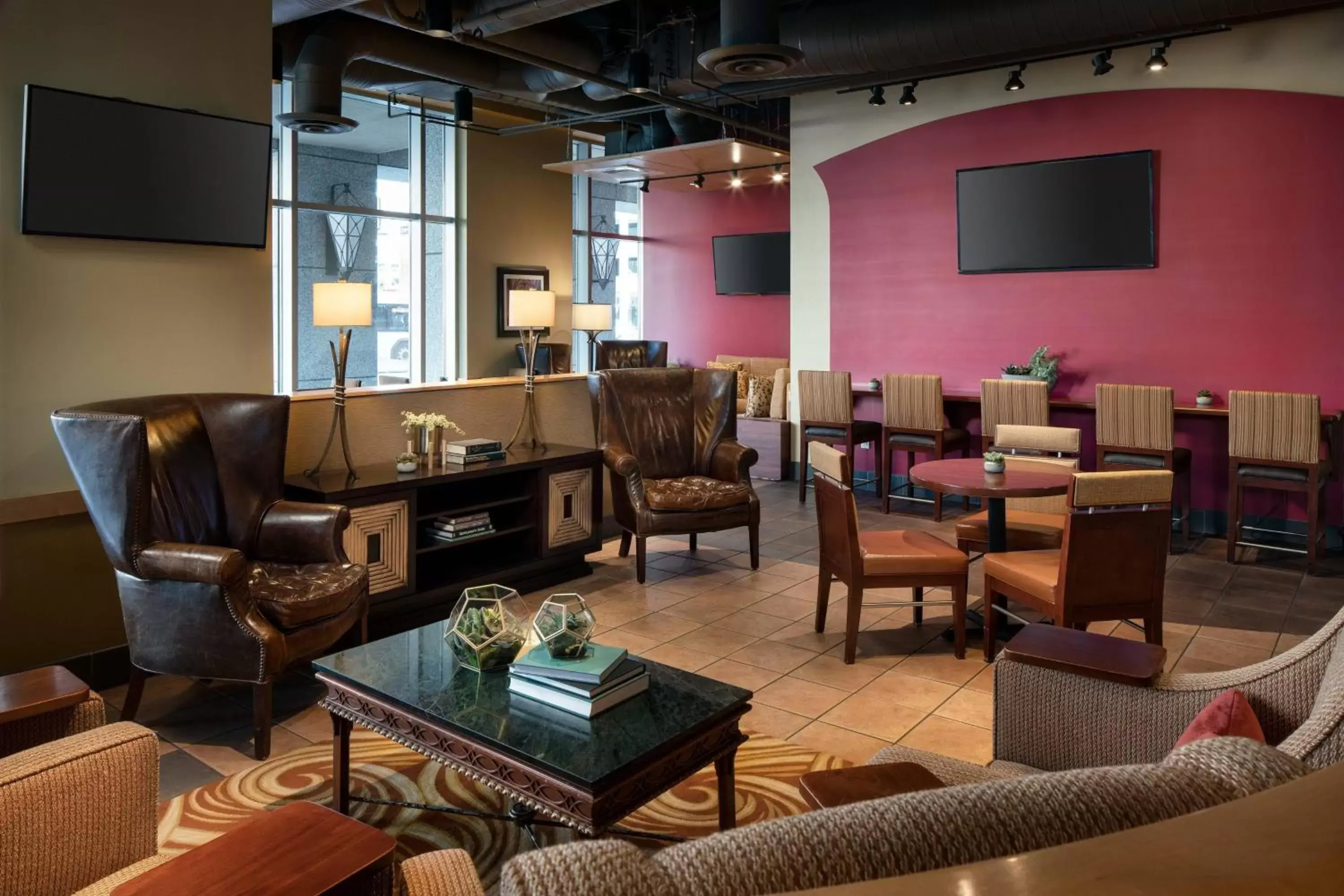 Lounge or bar in Marriott Salt Lake City Center