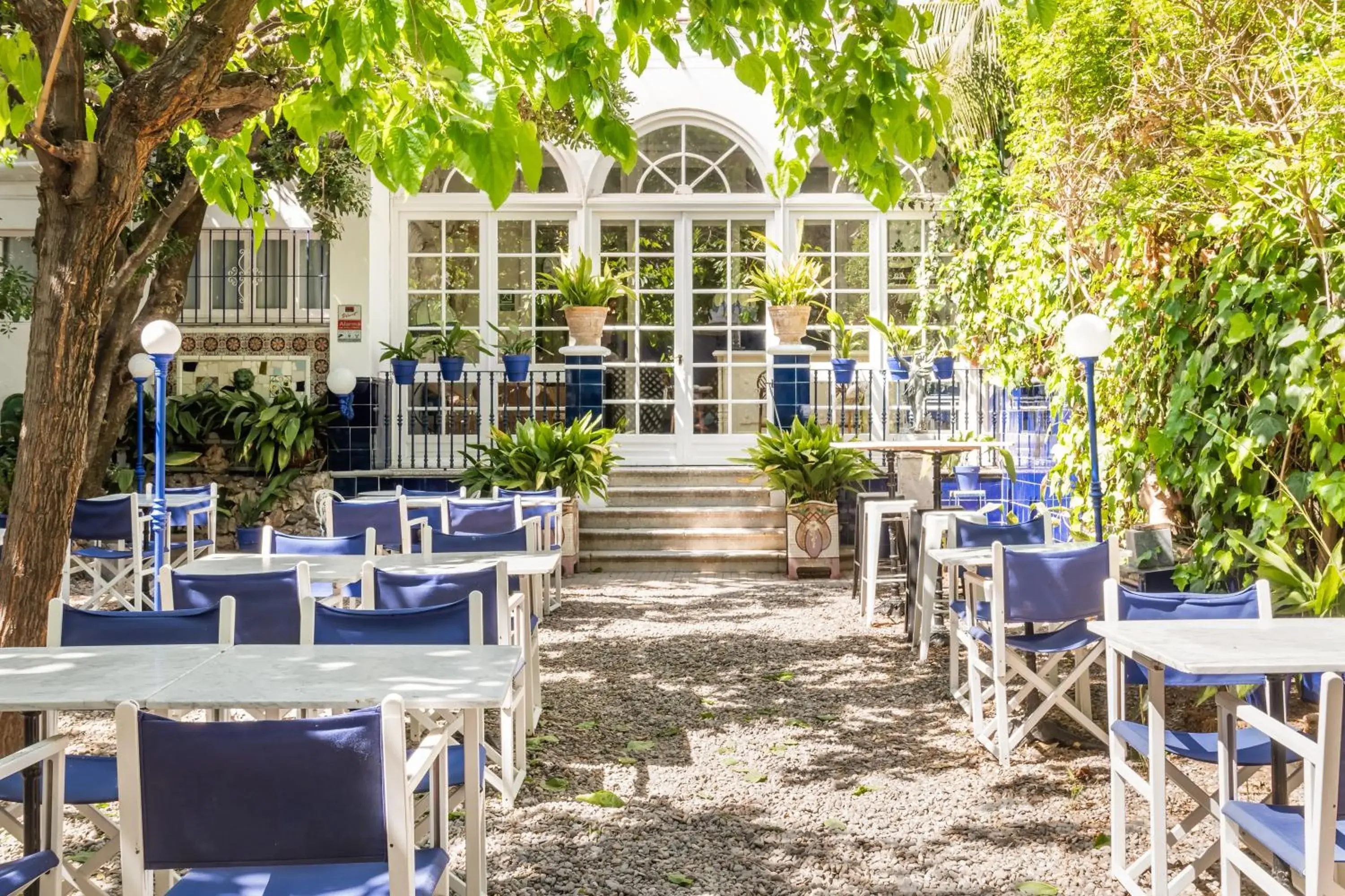 Garden, Restaurant/Places to Eat in Hotel Medium Romantic