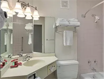 Bathroom in Ramada by Wyndham Grayling Hotel & Conference Center