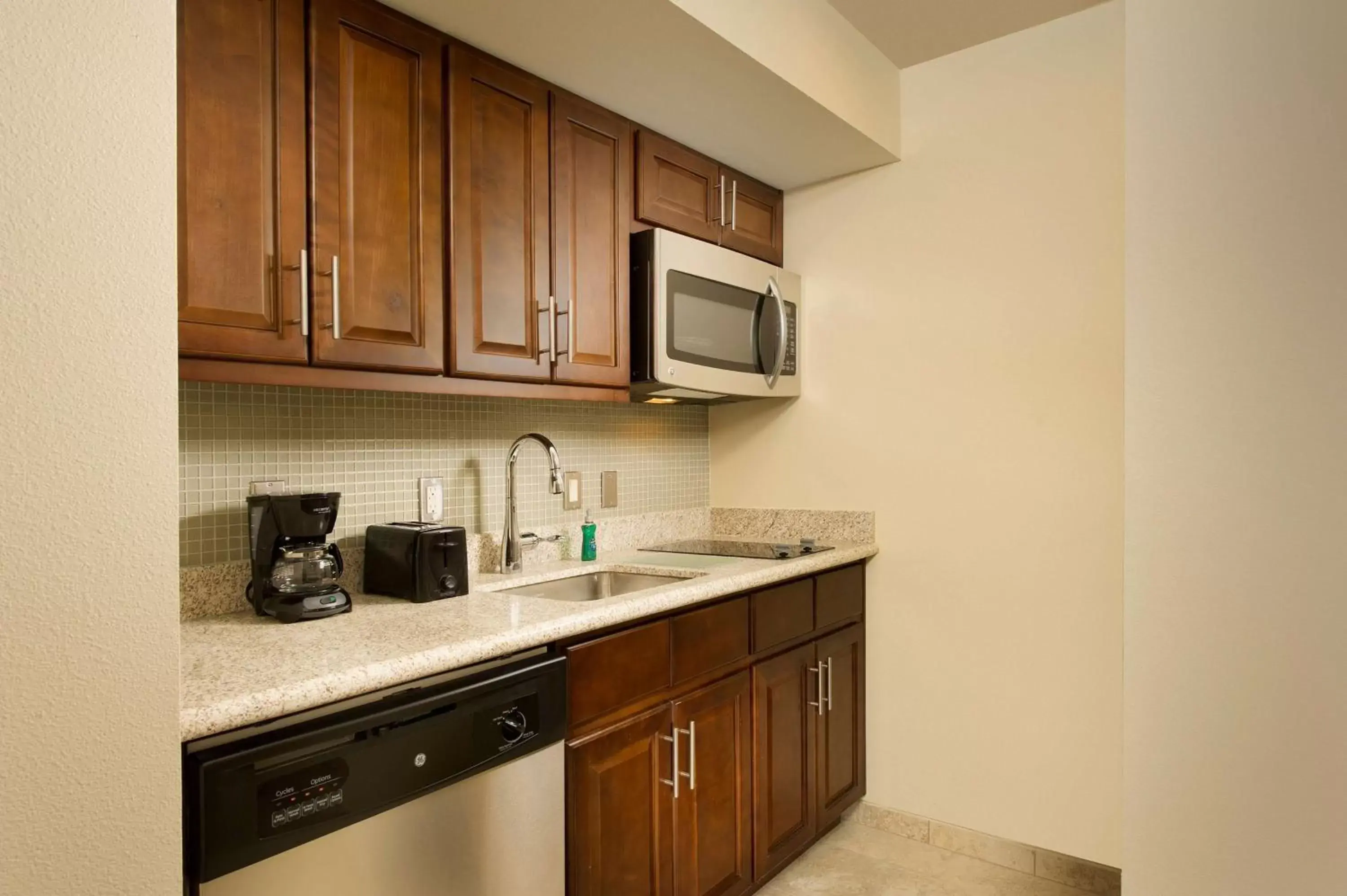 Kitchen or kitchenette, Kitchen/Kitchenette in Homewood Suites by Hilton Lackland AFB/SeaWorld, TX