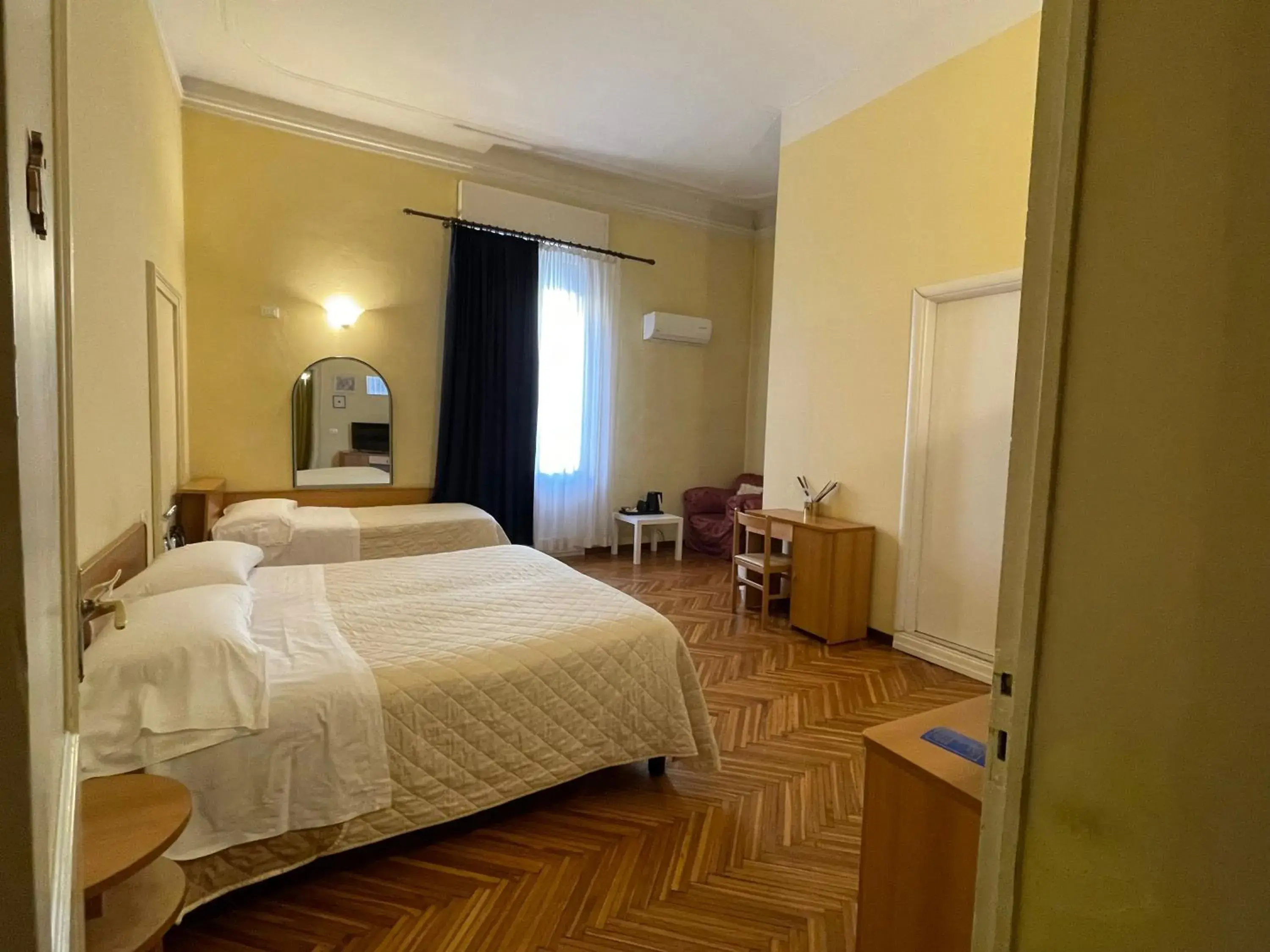 Photo of the whole room, Bed in Hotel Panorama Bologna