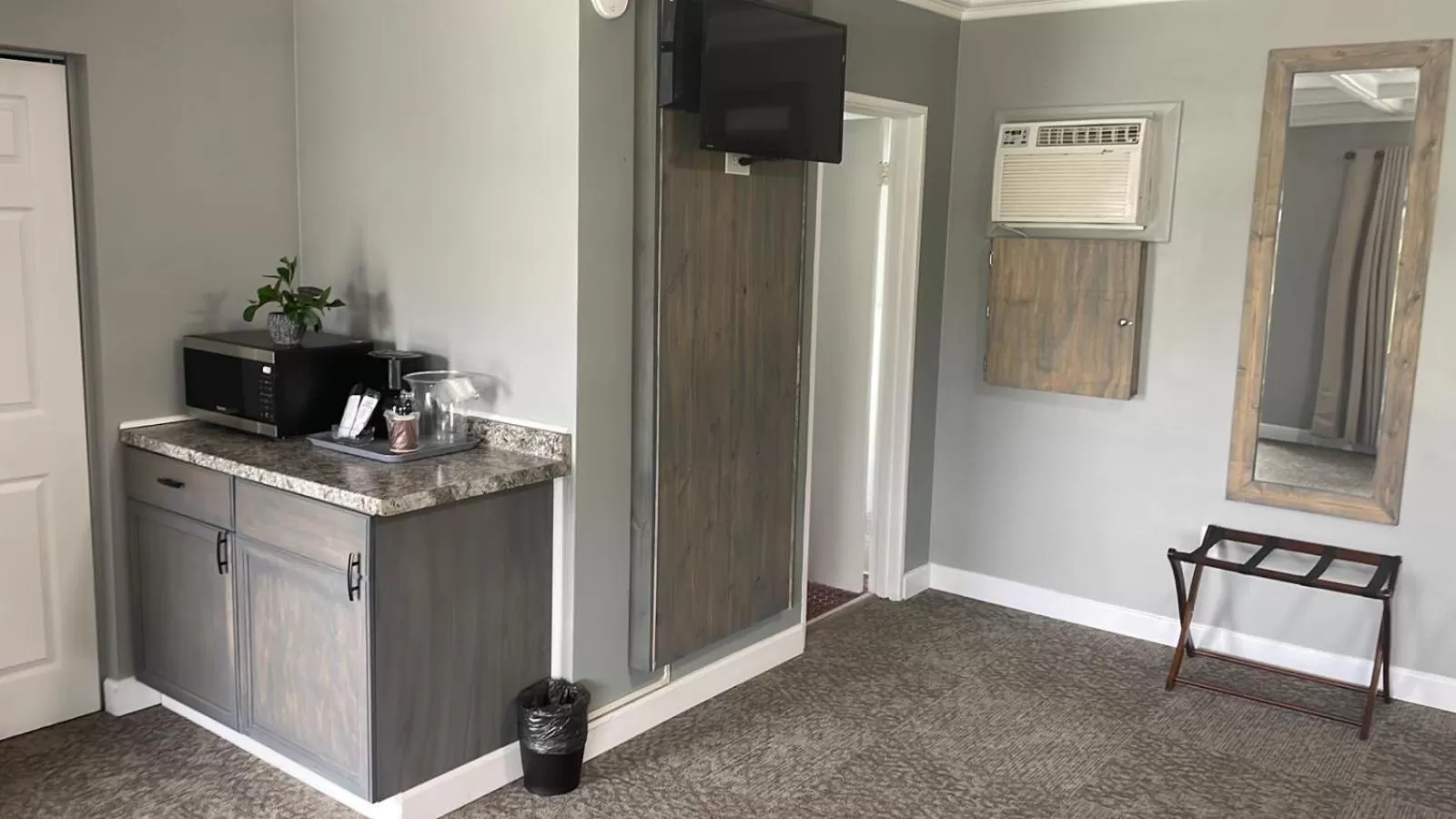 TV and multimedia in BlueGem Motel