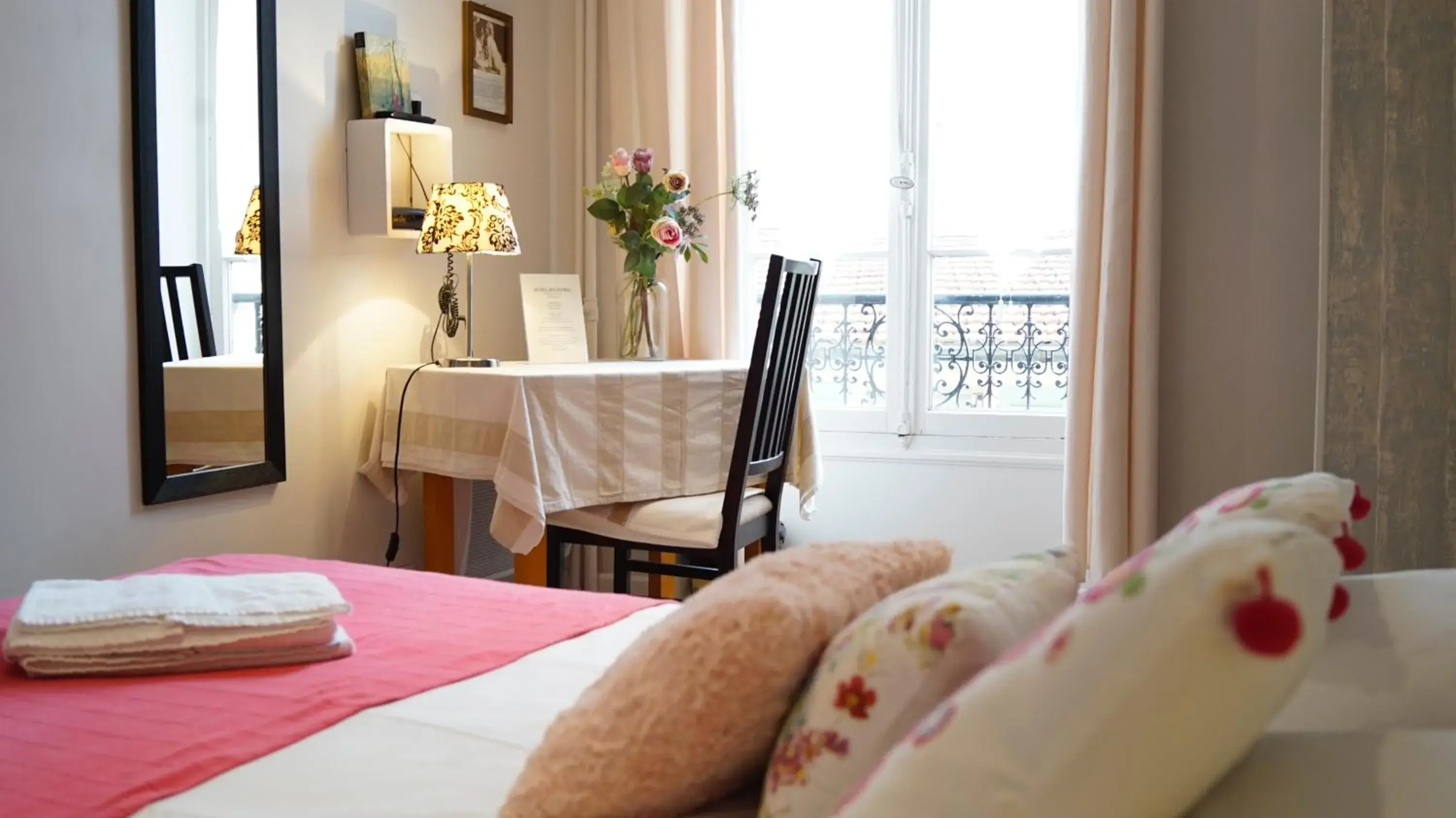 Bed in Hotel des Dames Bed in Hotel des Dames