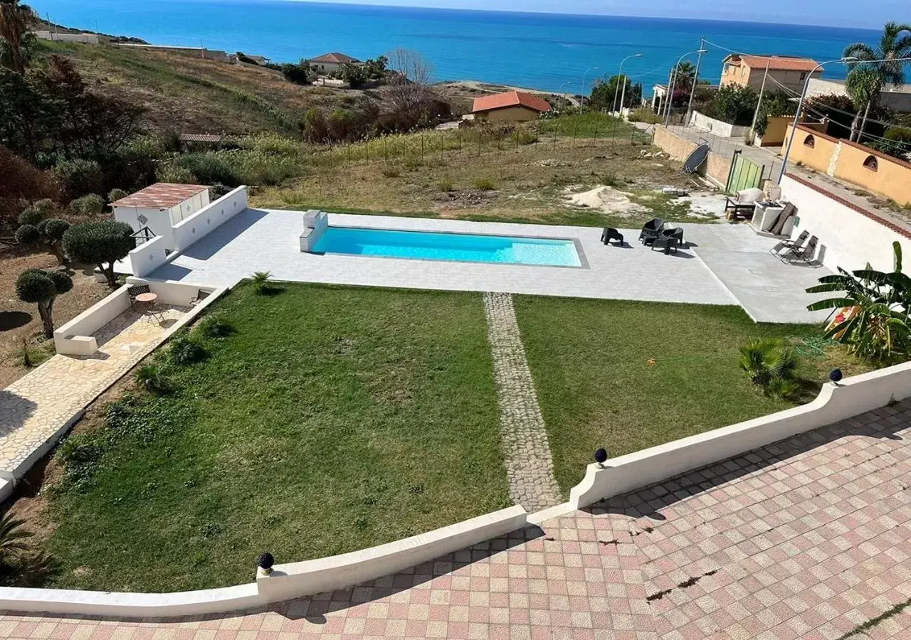 Pool View in Deep Sea Residence