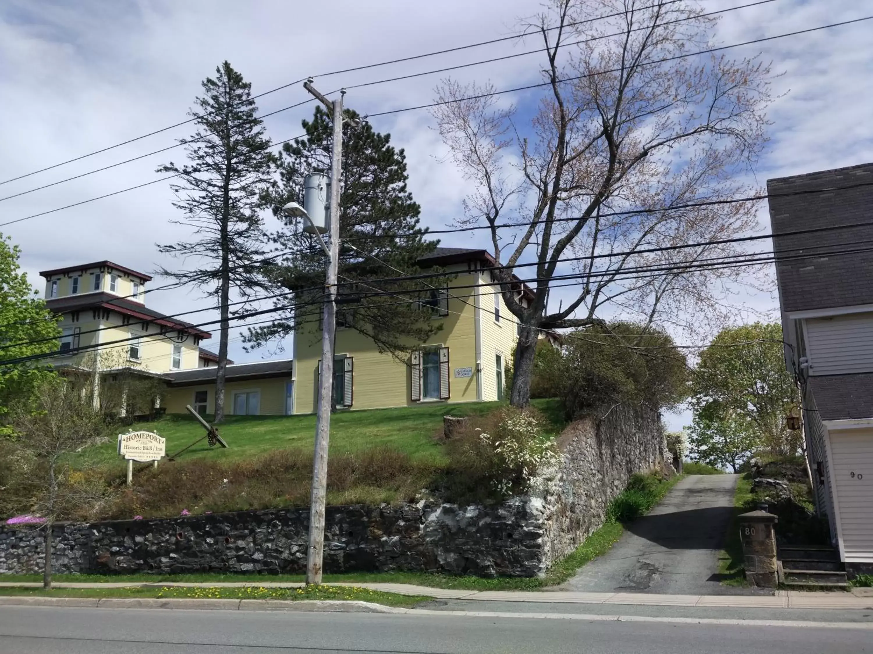 Neighbourhood, Property Building in Homeport Historic B&B