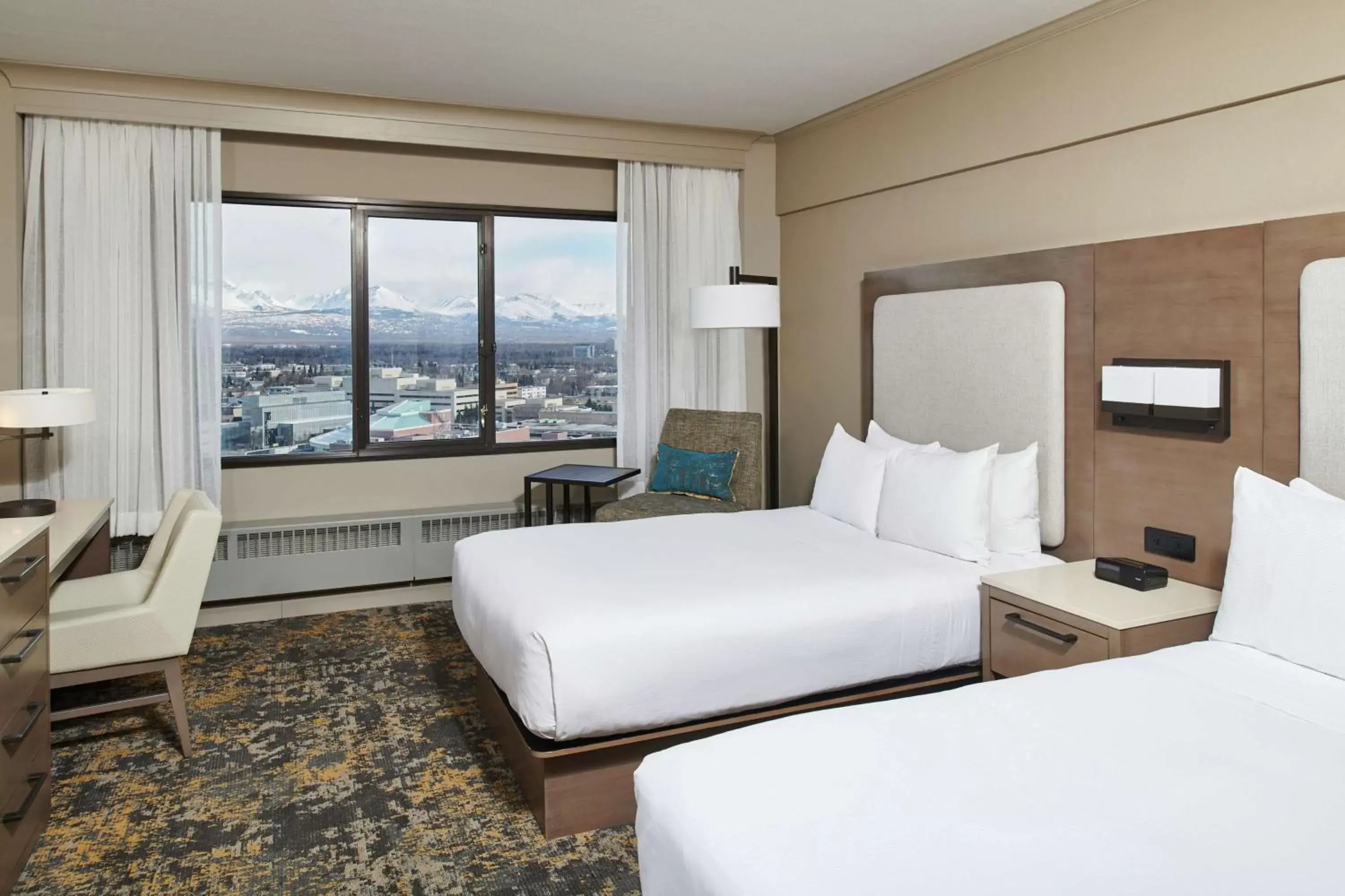 Bedroom, Mountain View in Hilton Anchorage