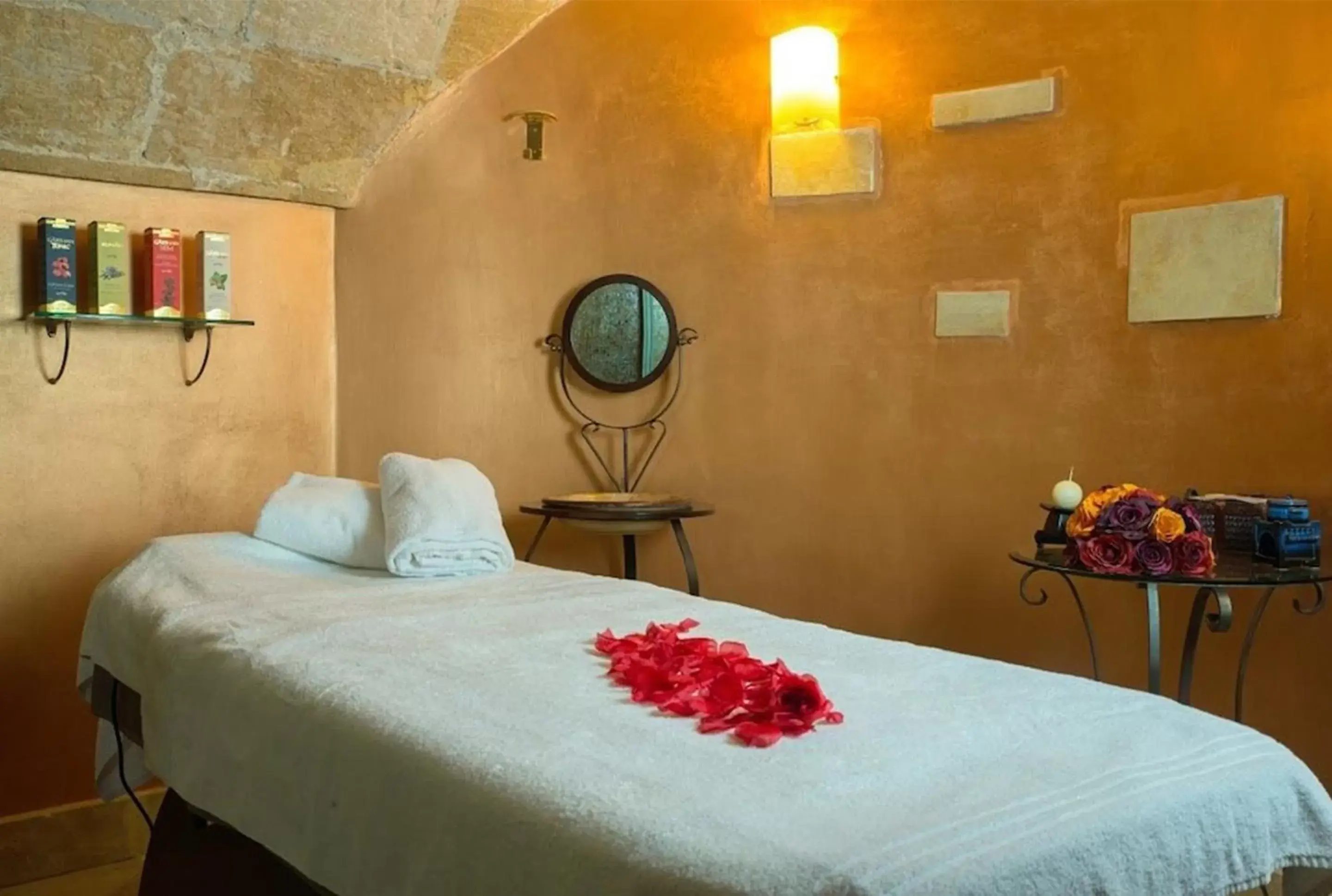 Massage, Bed in Grand Hotel Ortigia