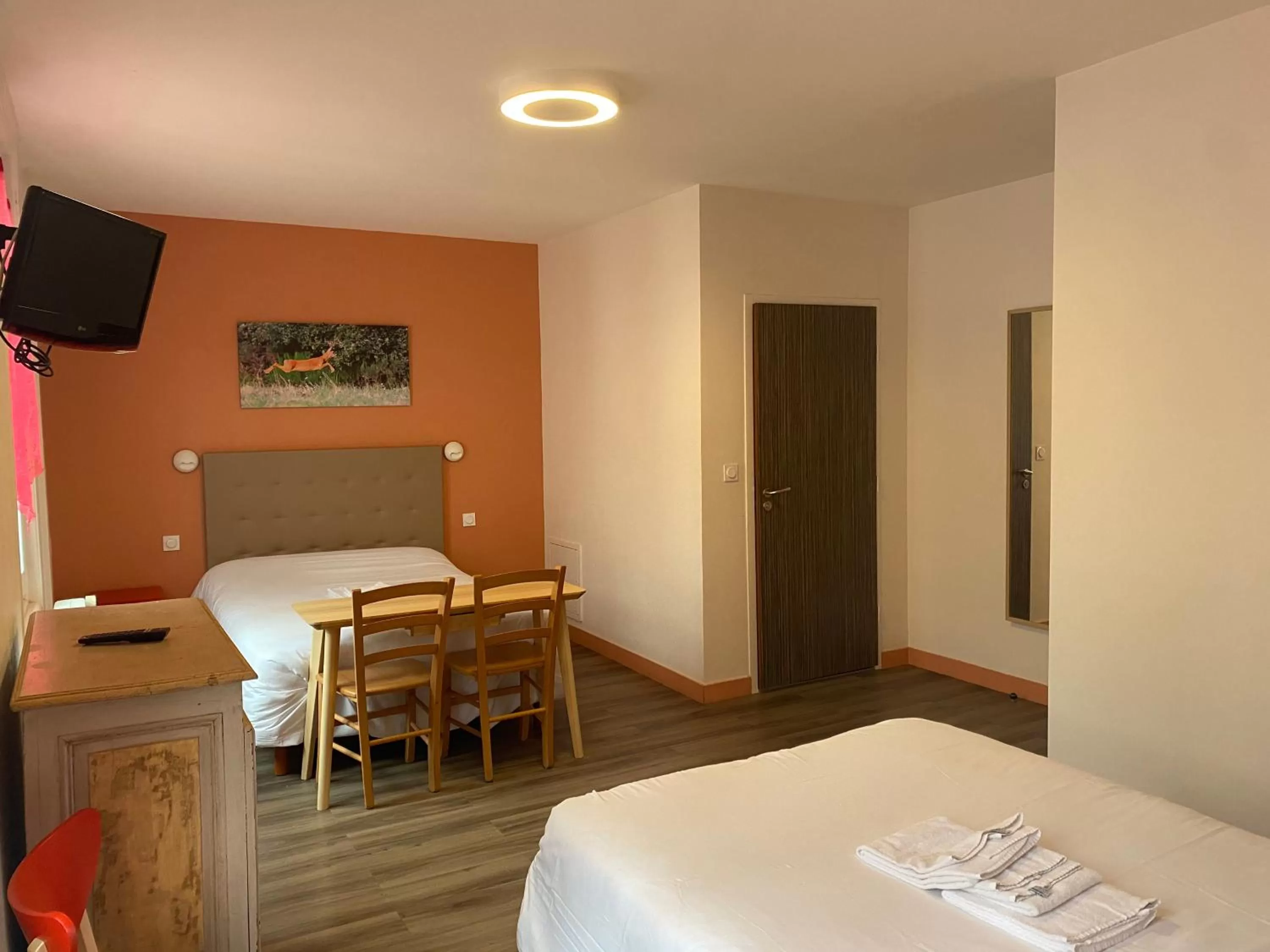 Photo of the whole room, Bed in Hotel le Faisan