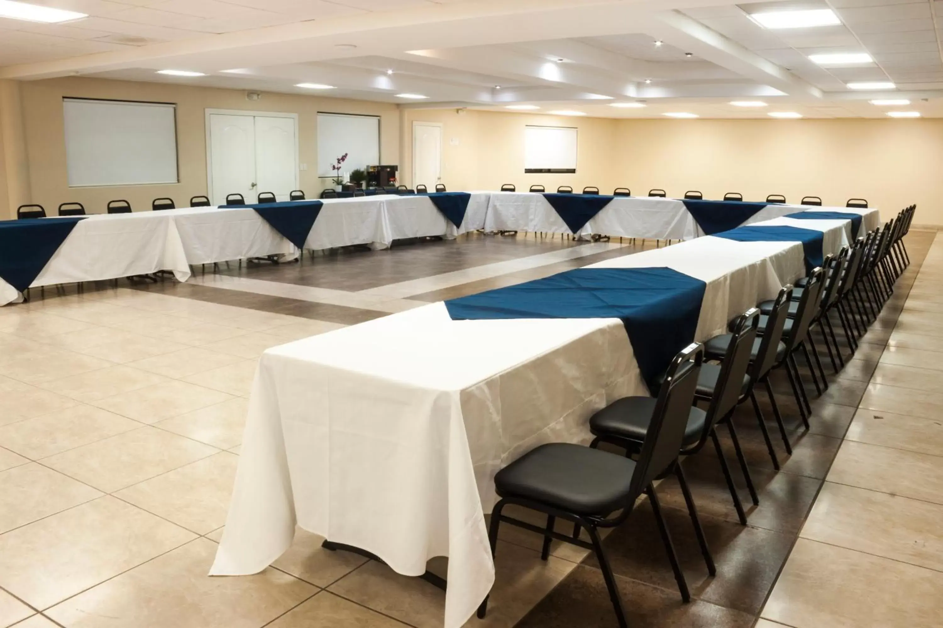 Banquet/Function facilities in Baja Inn Hoteles Ensenada