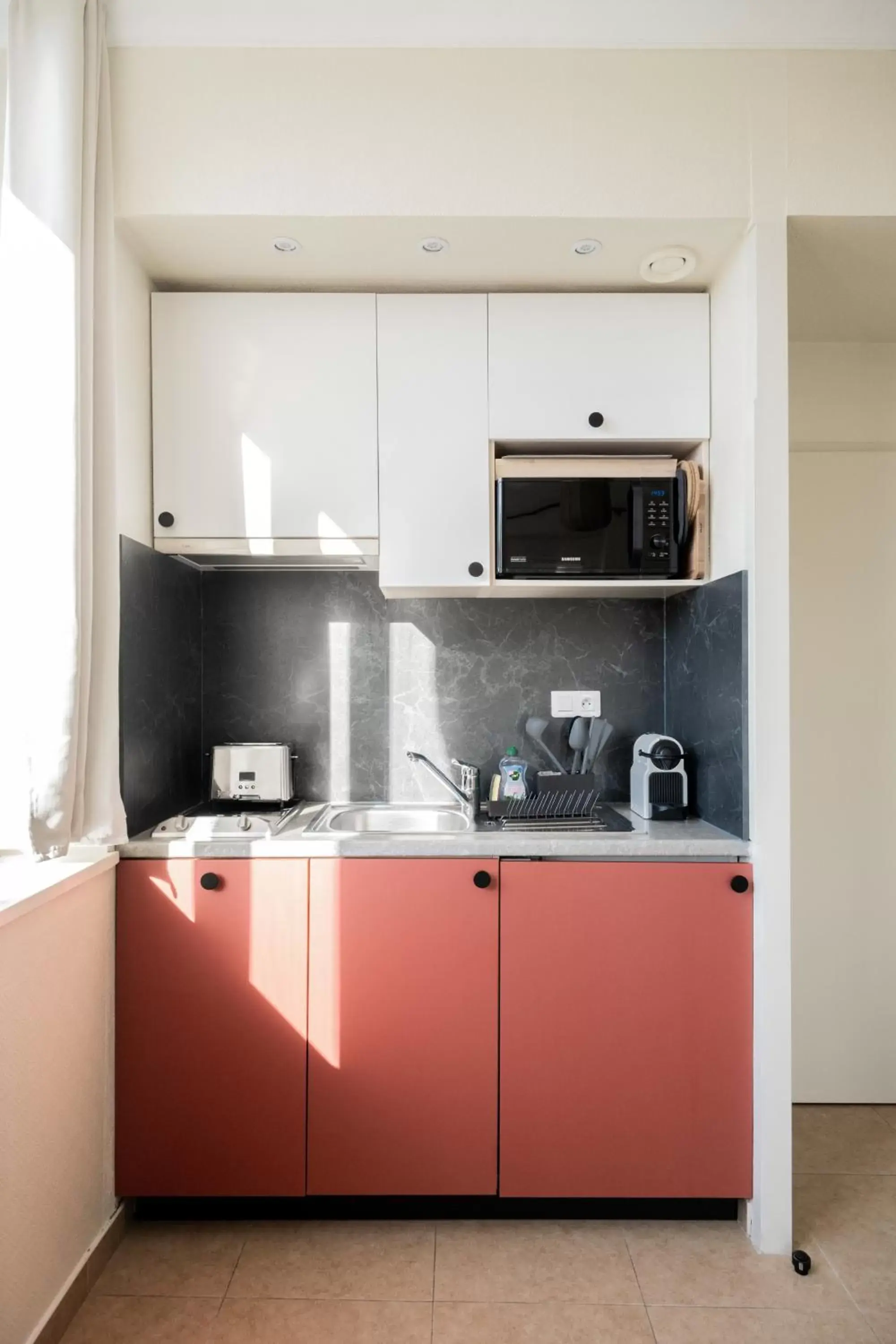 Kitchen/Kitchenette in Résidence Chateau d'Acotz - Avec piscine à 600m des plages à Saint-Jean-de-Luz