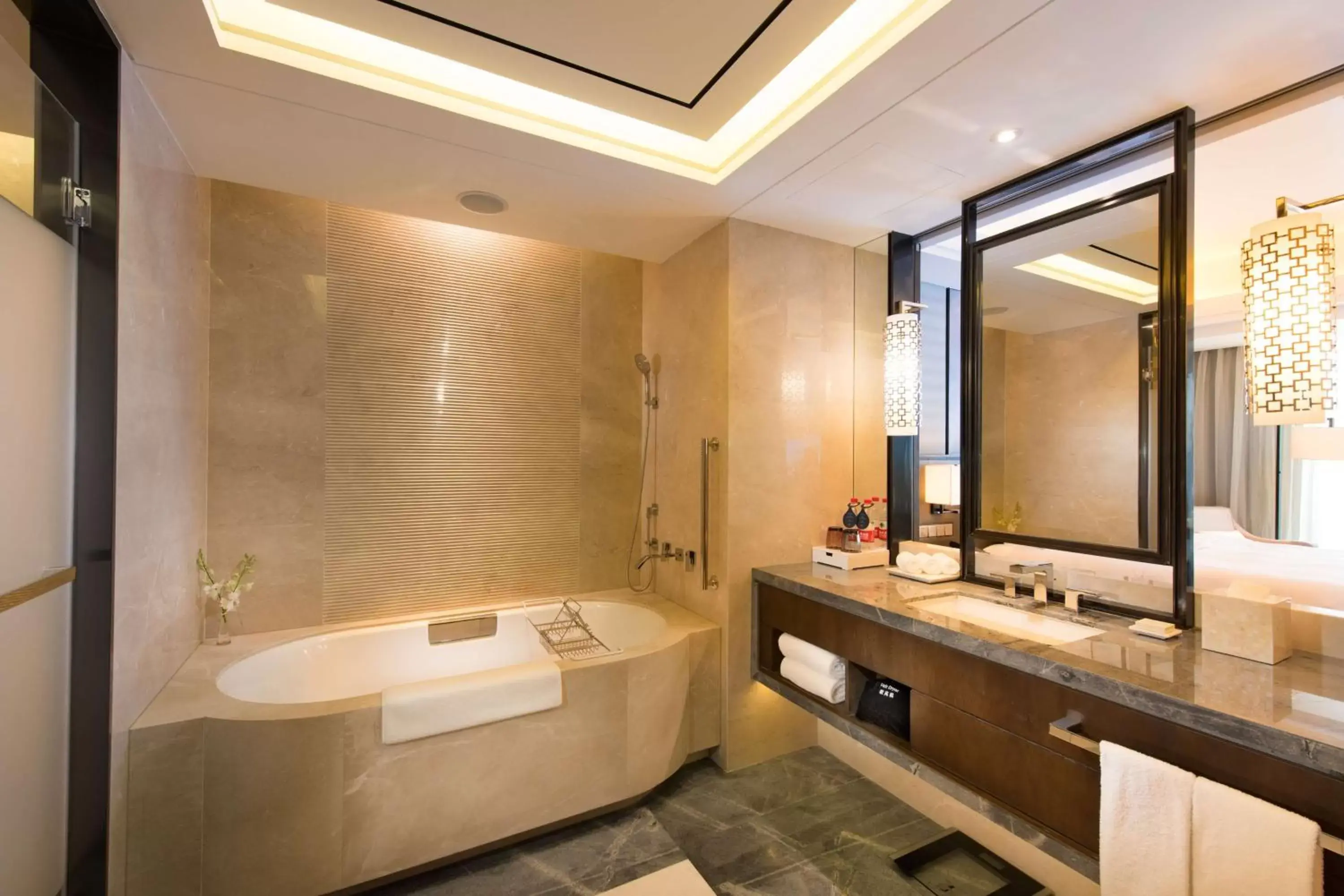 Bathroom in Hilton Zhoushan