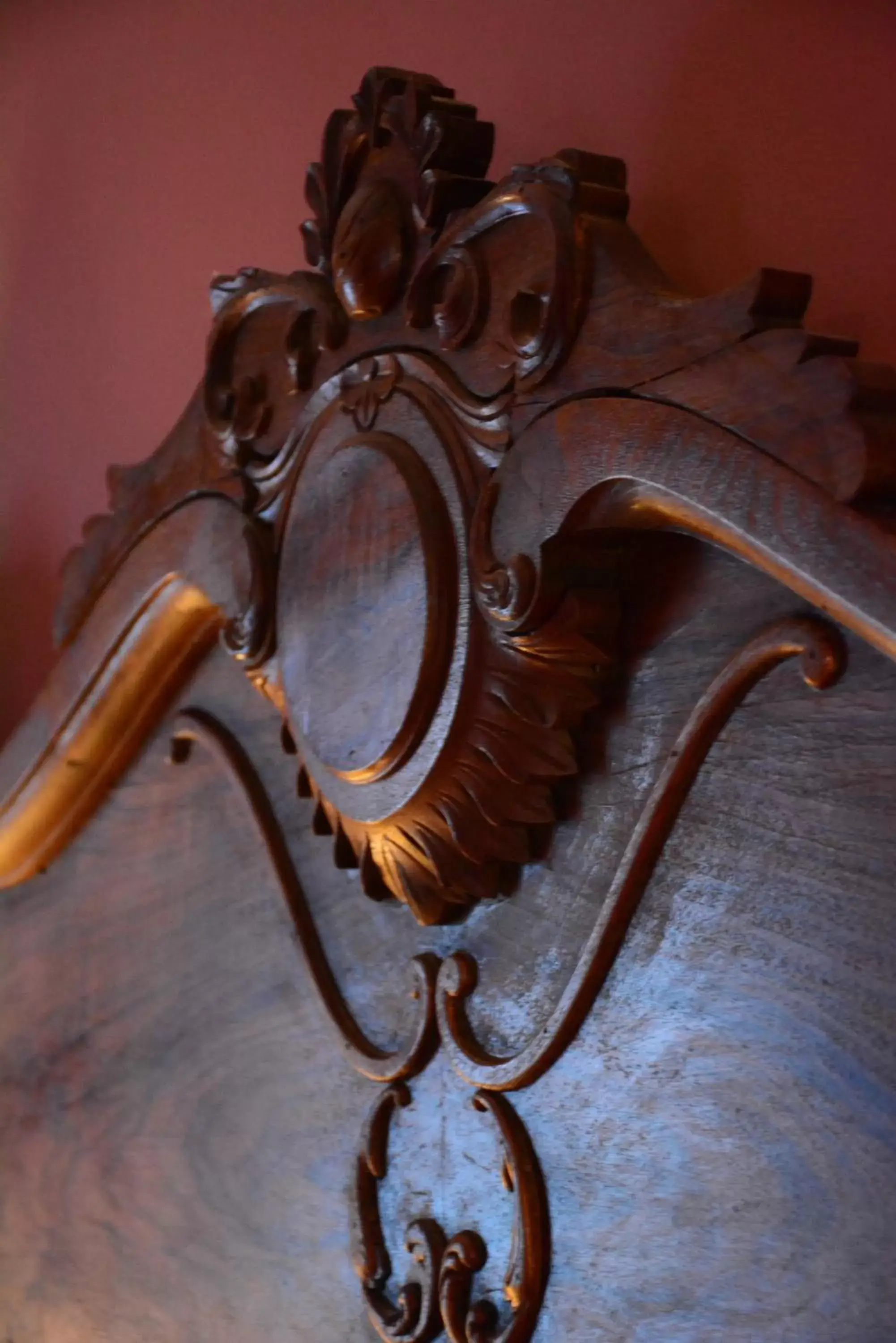 Decorative detail in Looking Glass Inn