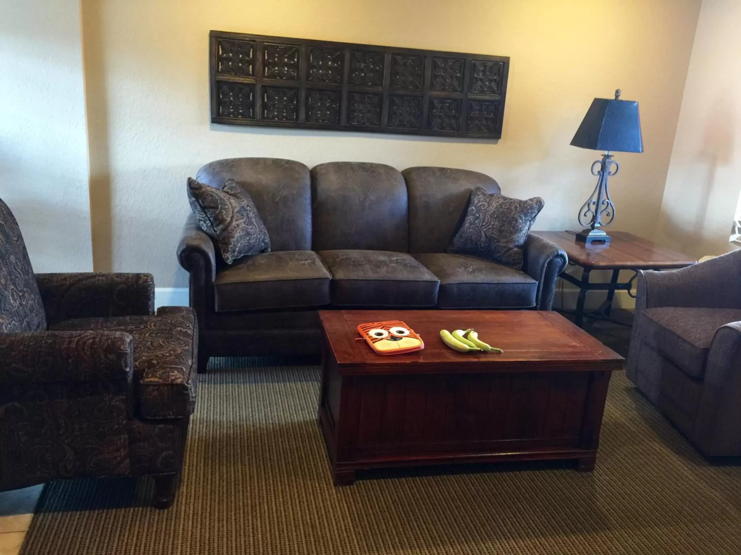 Living room, Seating Area in The Lodge on Route 66