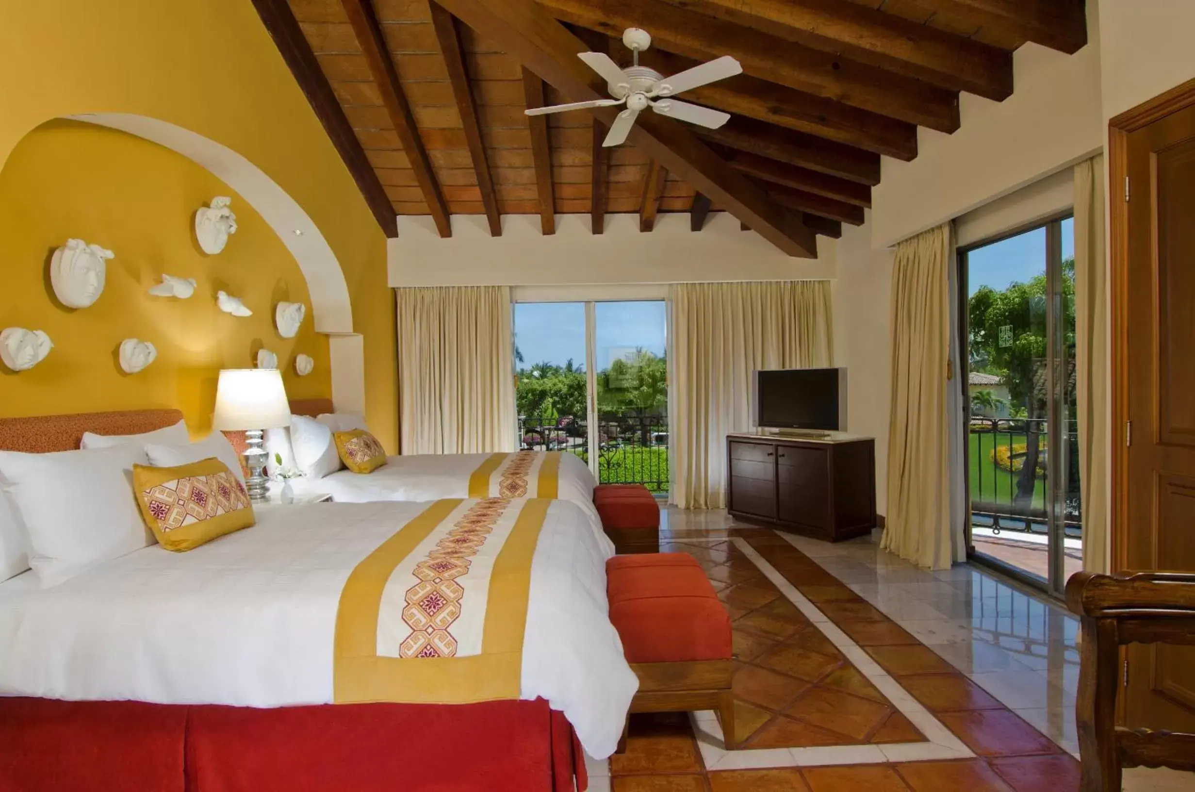 Bed in Casa Velas – Adults only