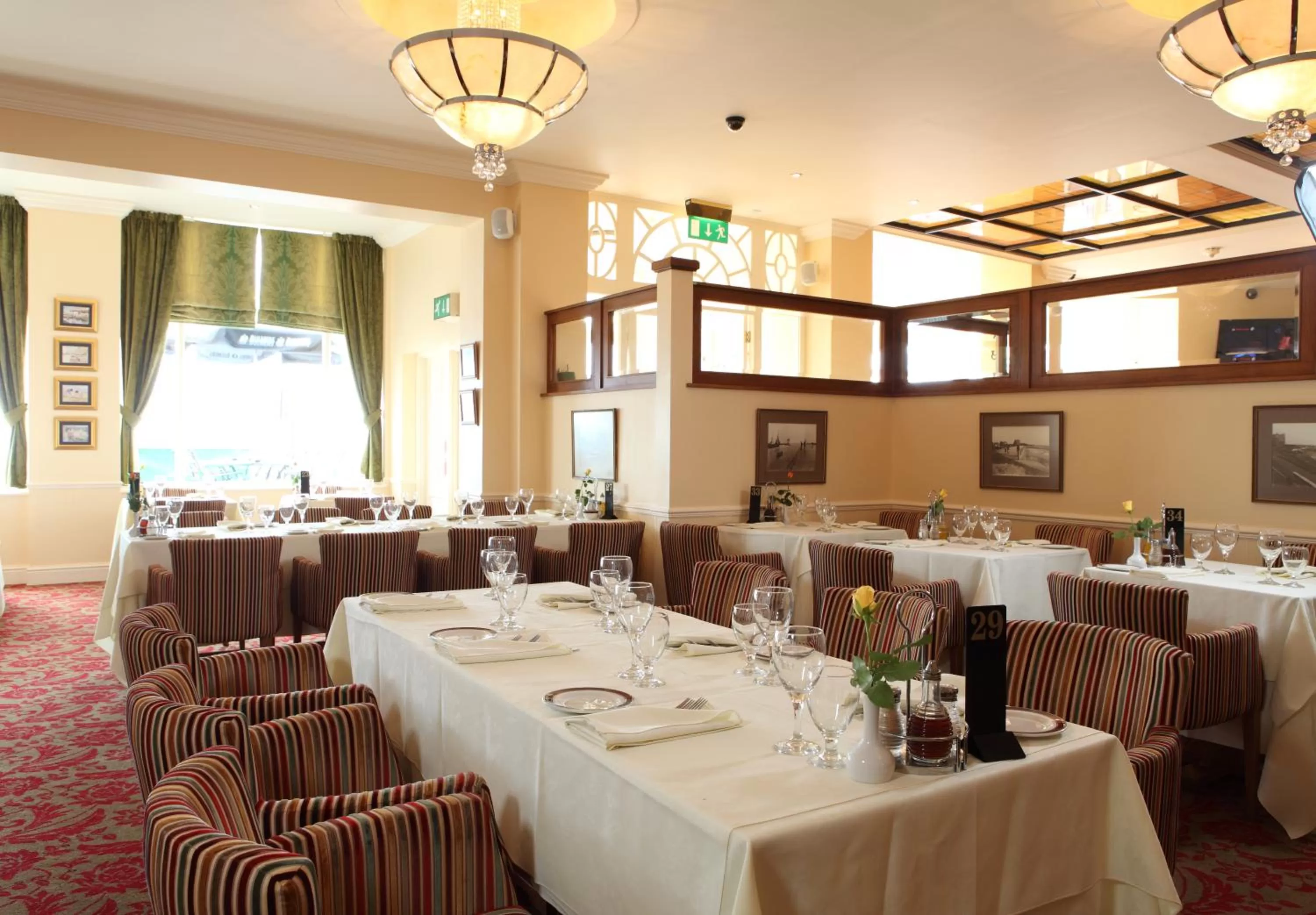 Restaurant/places to eat in Pier Hotel