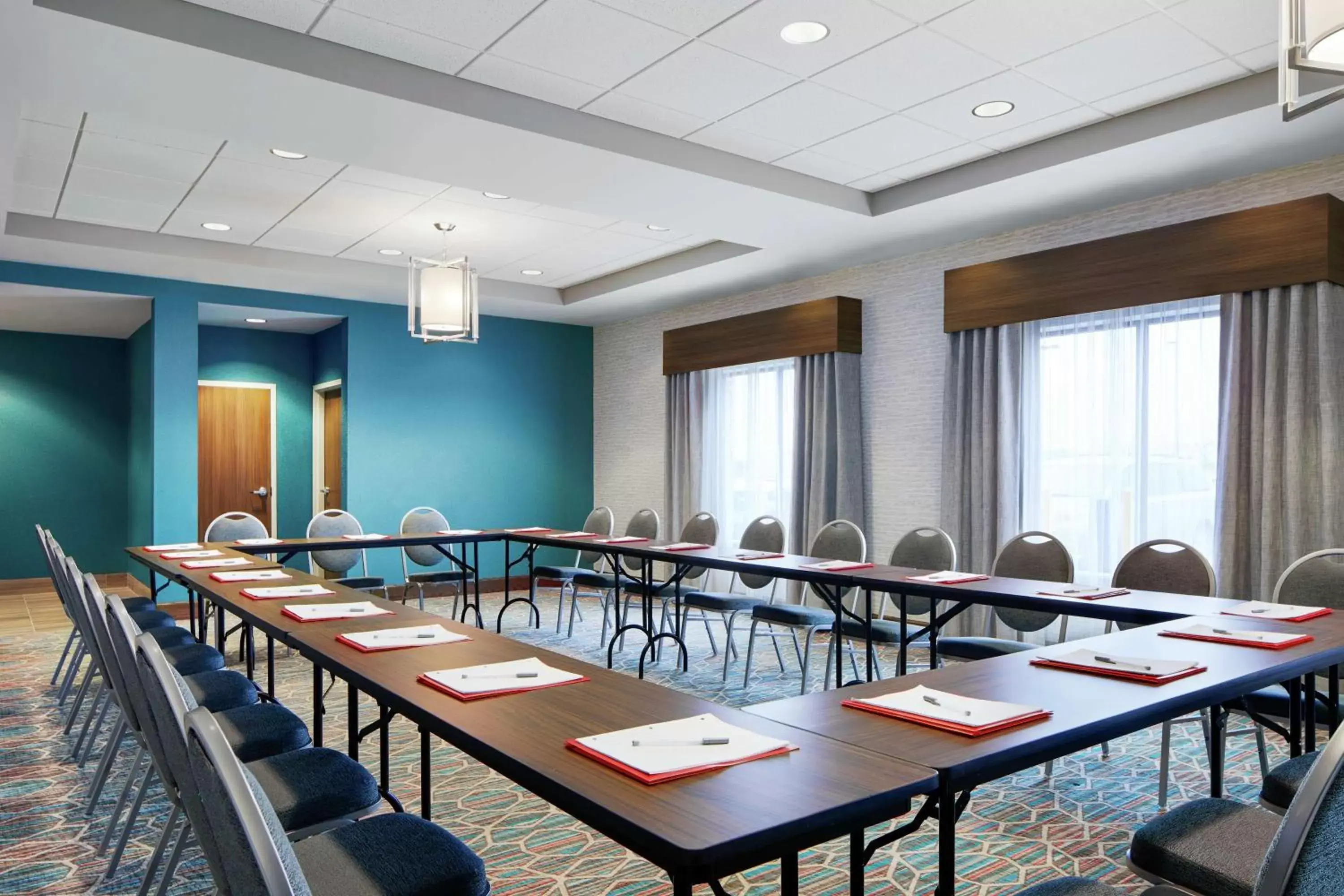 Meeting/conference room in Hampton Inn & Suites Chicago/Waukegan