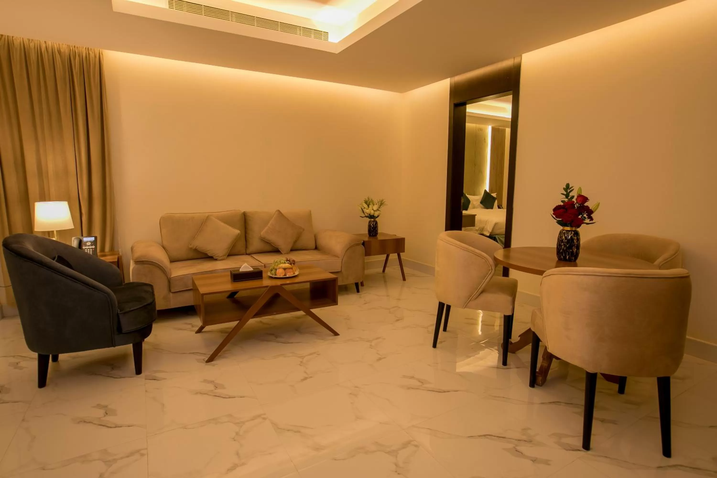 Luxury Night Al Mounisea