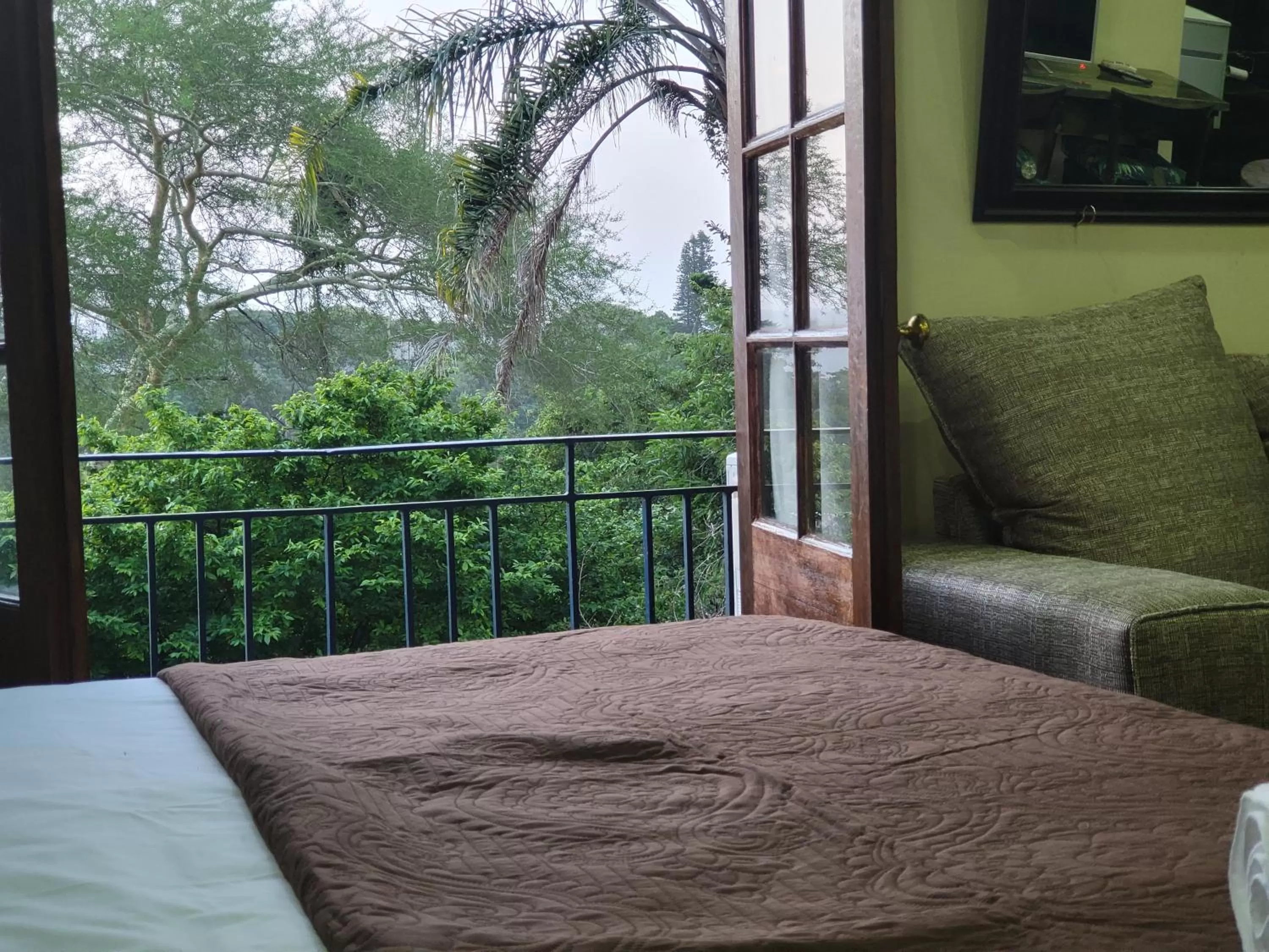 Bedroom, Bed in Gem of Manor drive