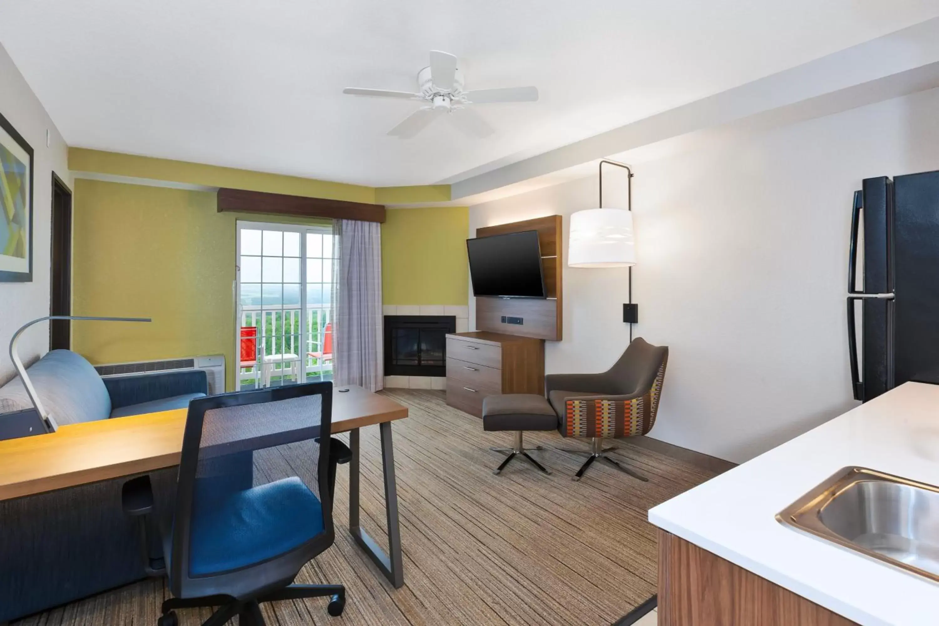 Photo of the whole room, TV/Entertainment Center in Holiday Inn Express Hotel & Suites Petoskey, an IHG Hotel