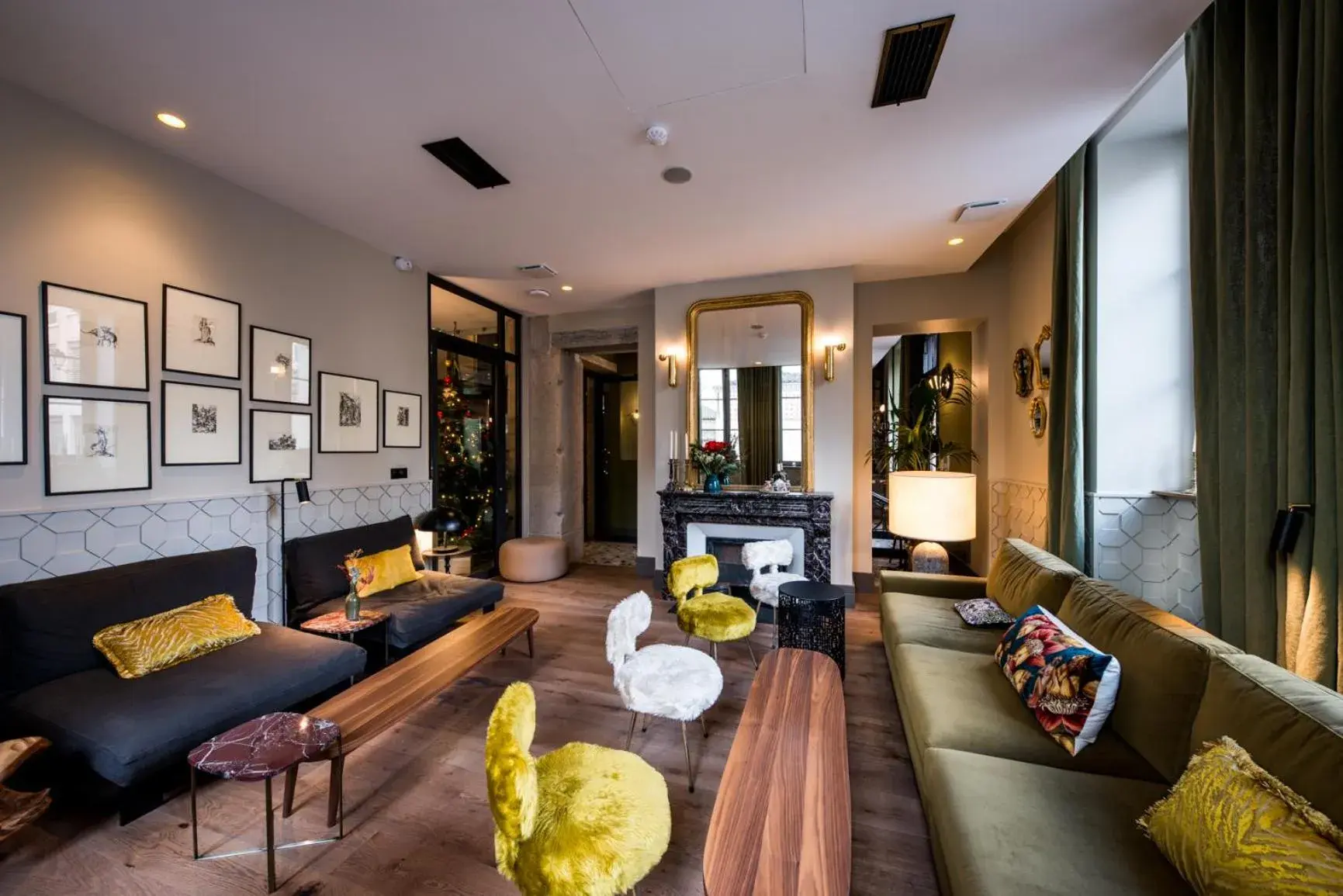 Lounge or bar, Seating Area in Hôtel de l'Abbaye Lyon - Boutique Hôtel